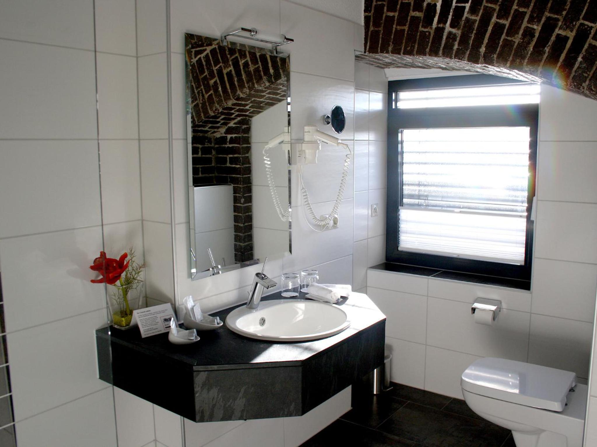 Two-Bedroom Apartment - Photo 2