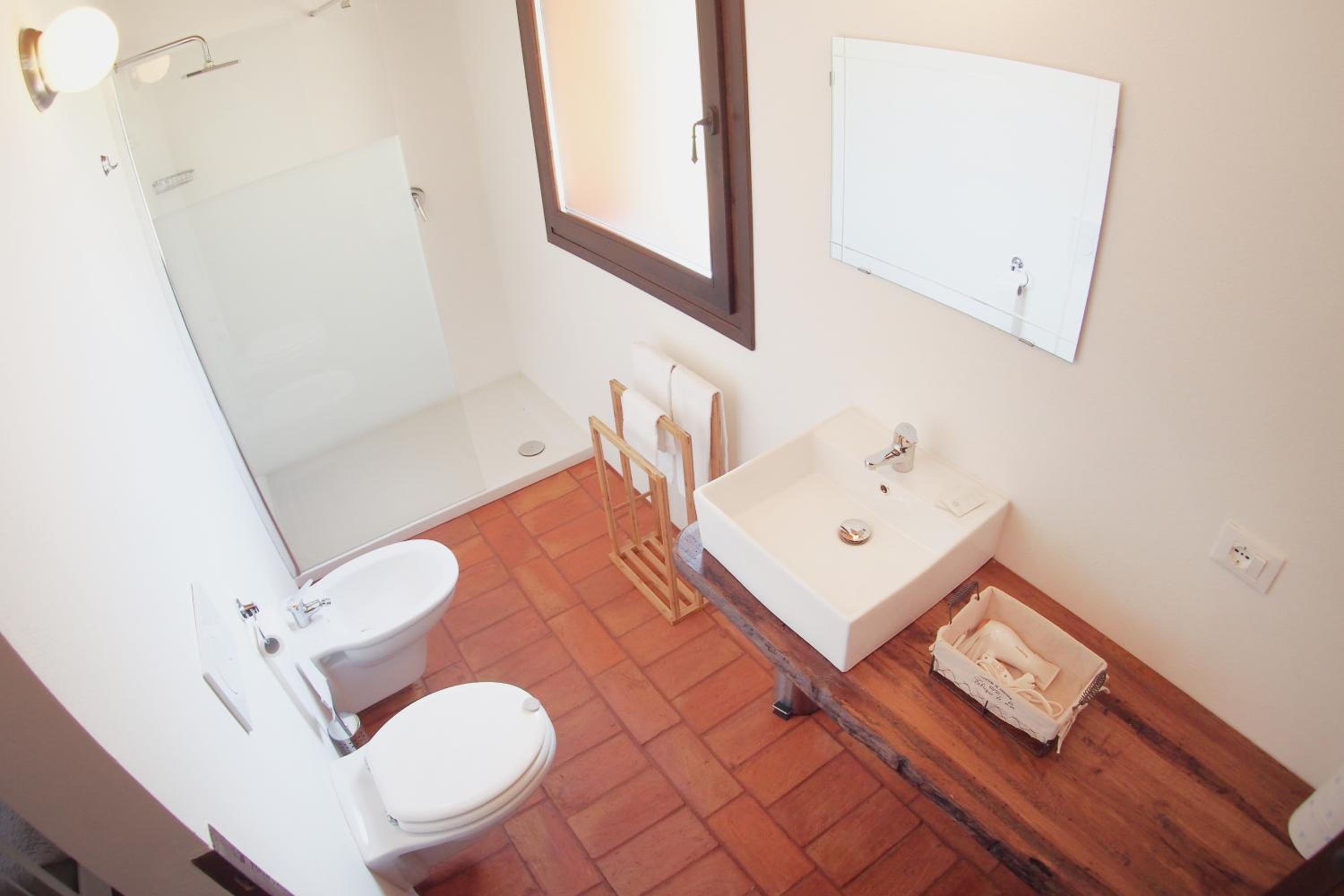 Suite - Photo 19