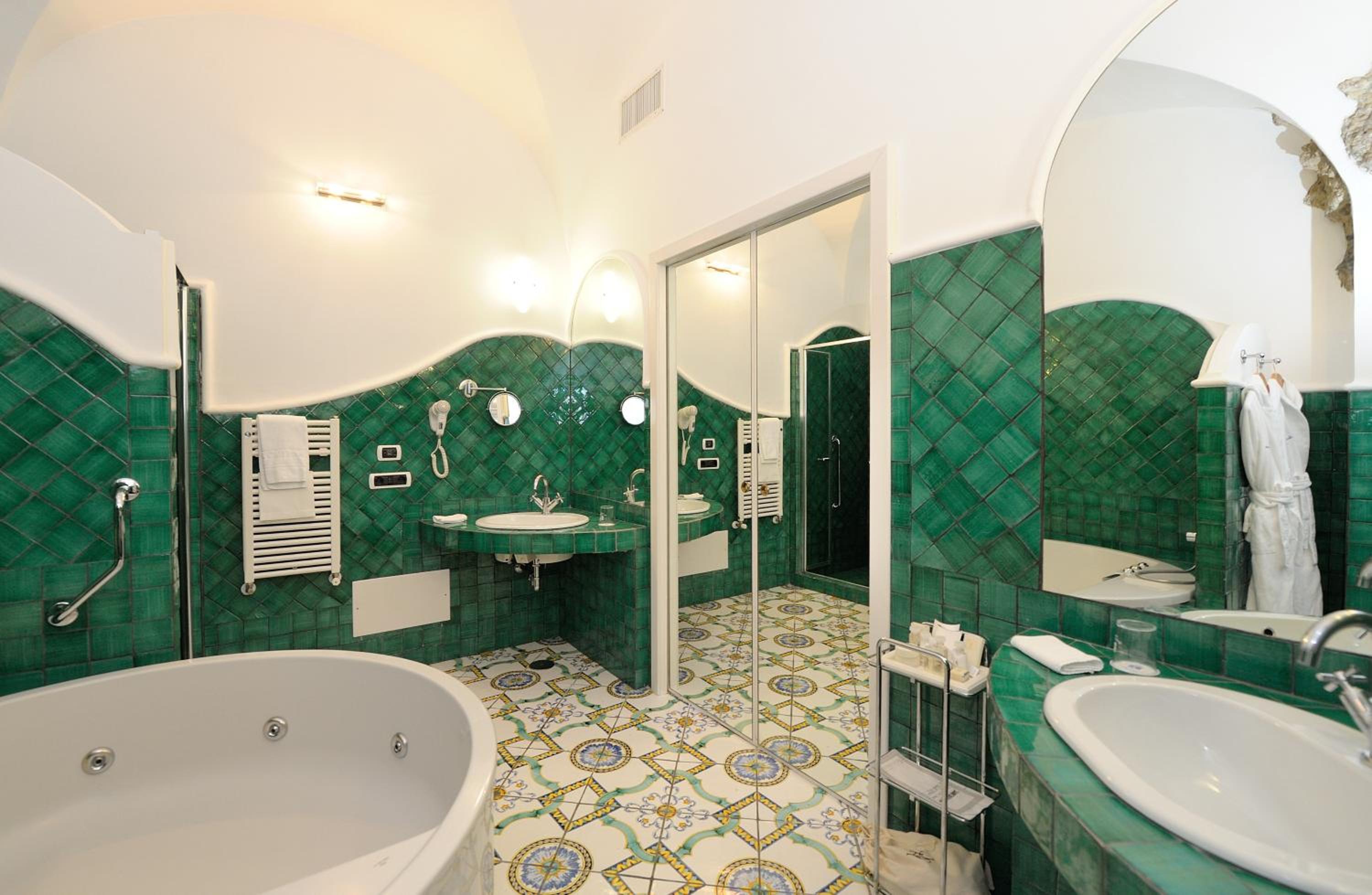 Executive Junior Suite with Sea View thumbnail 5