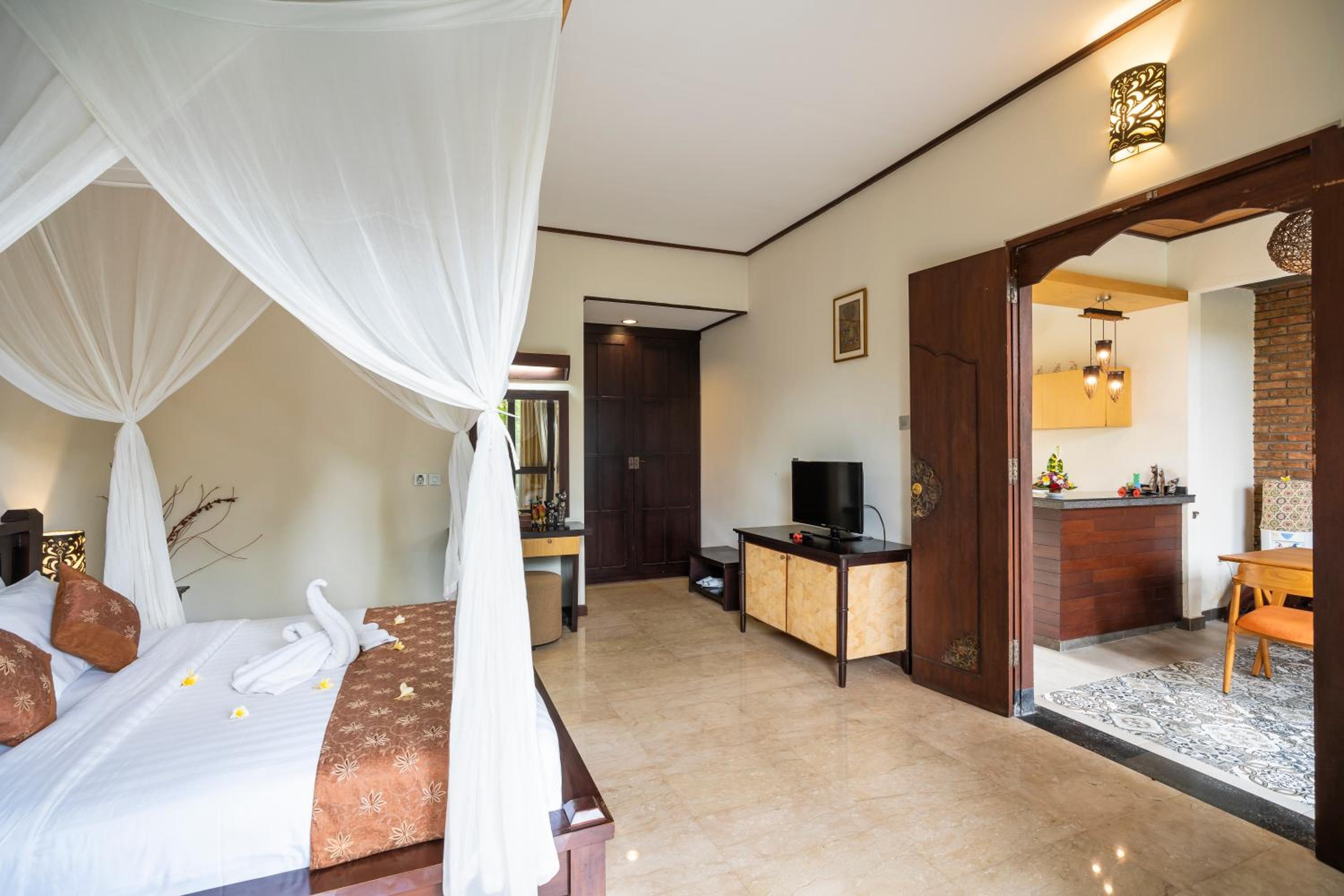 One-Bedroom Villa with Private Pool - Photo 5
