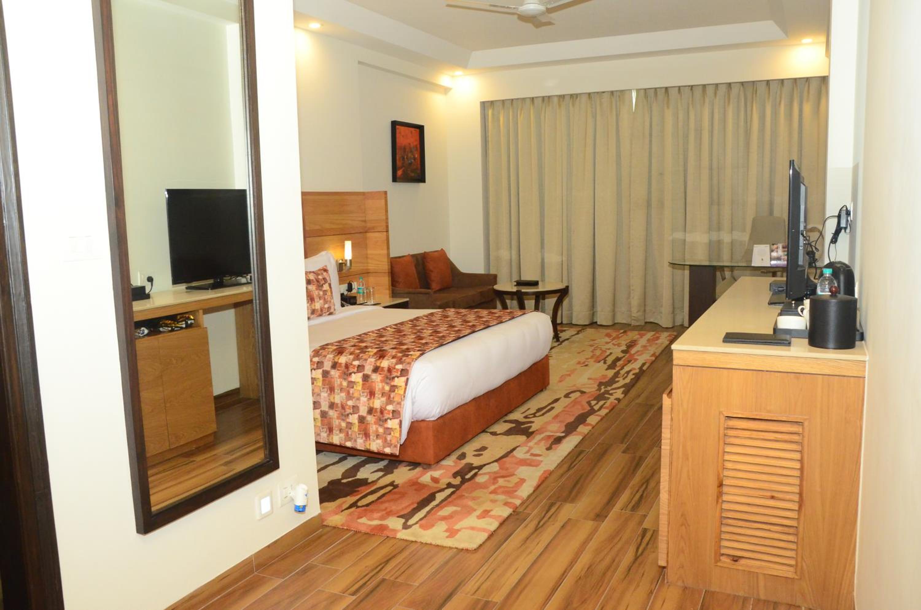 Deluxe Room - Photo 5