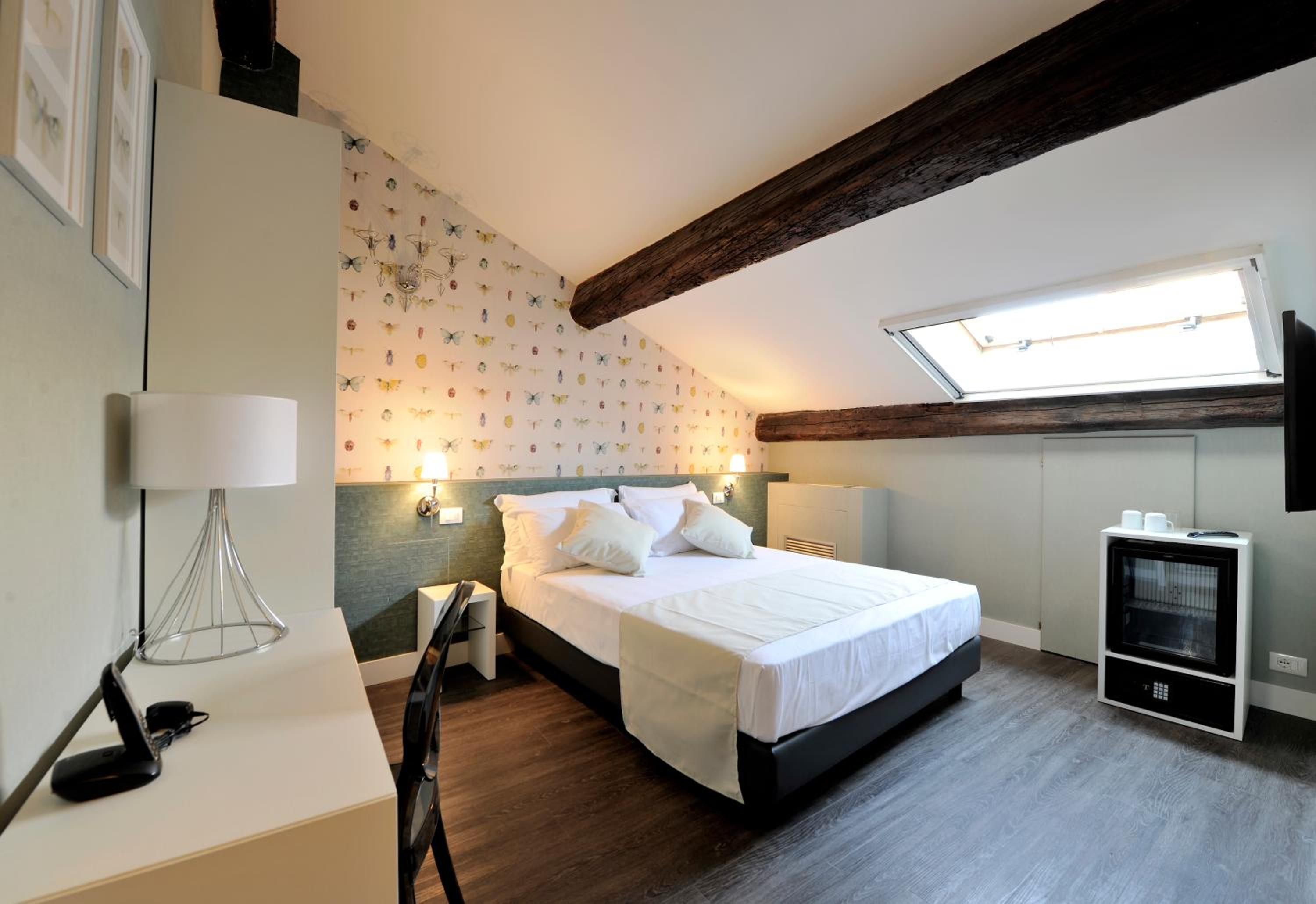 Double Room - Attic photo 1
