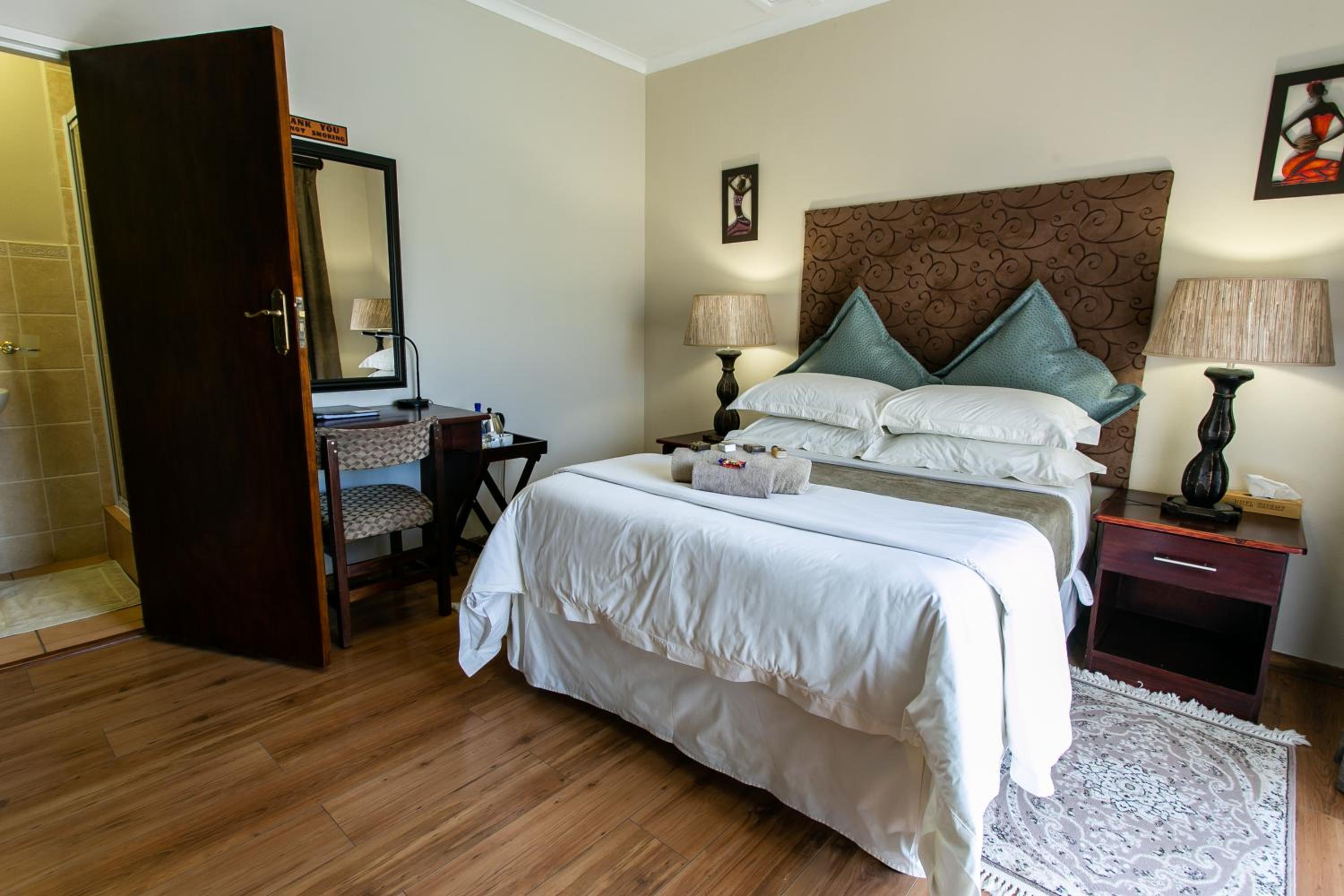 Budget Double Room - Photo 49