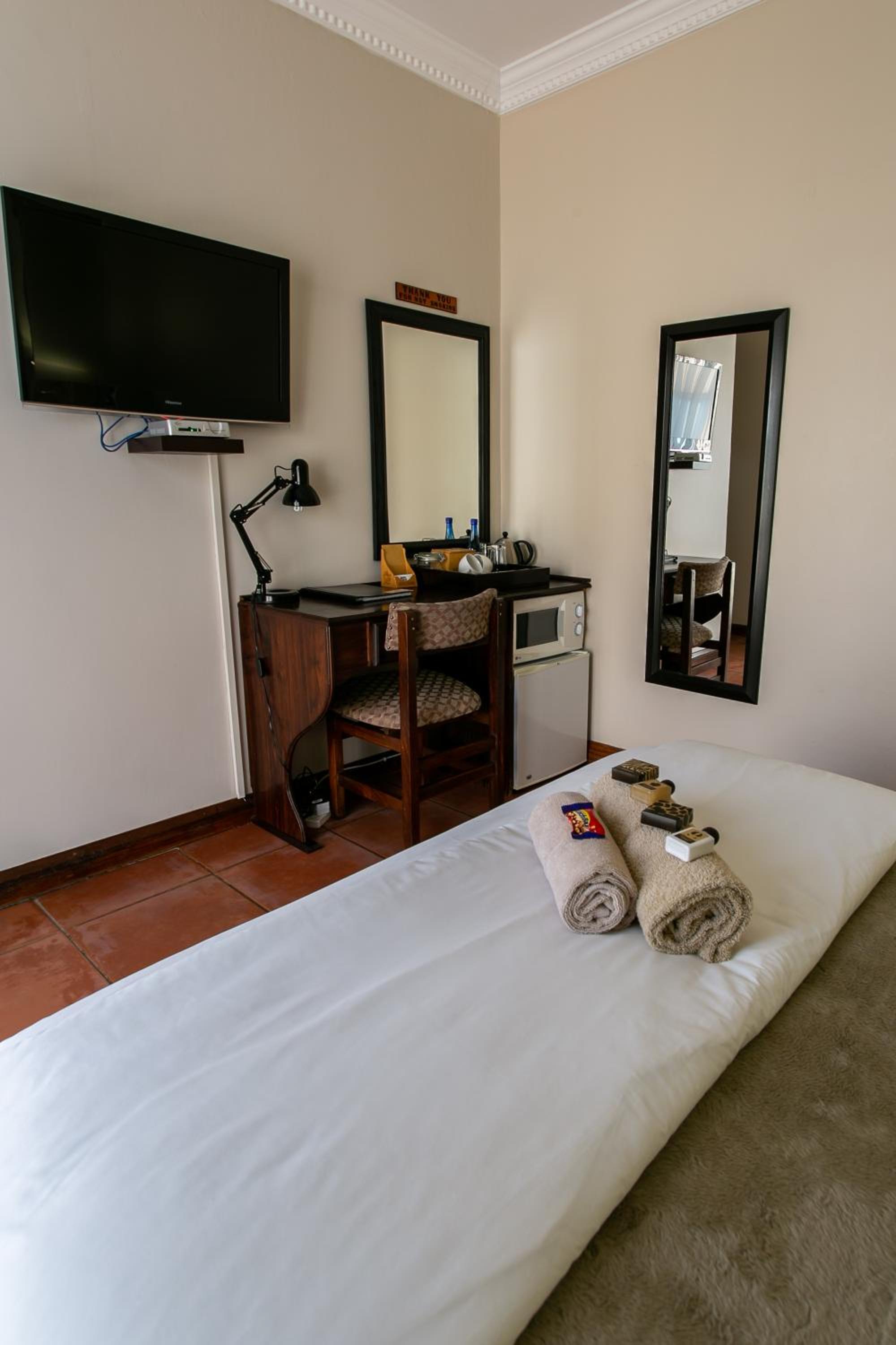 Budget Double Room - Photo 50