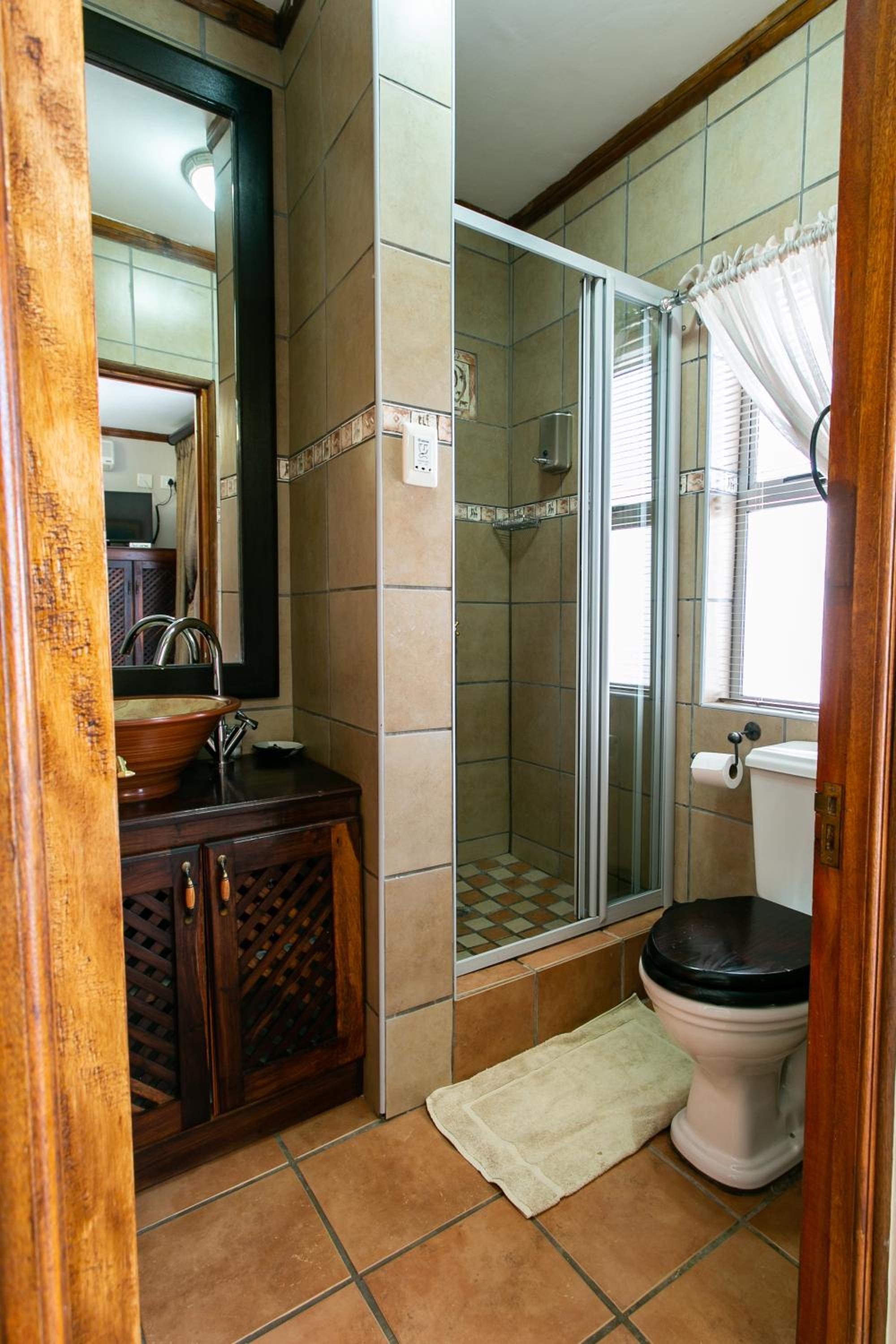 Budget Double Room - Photo 7