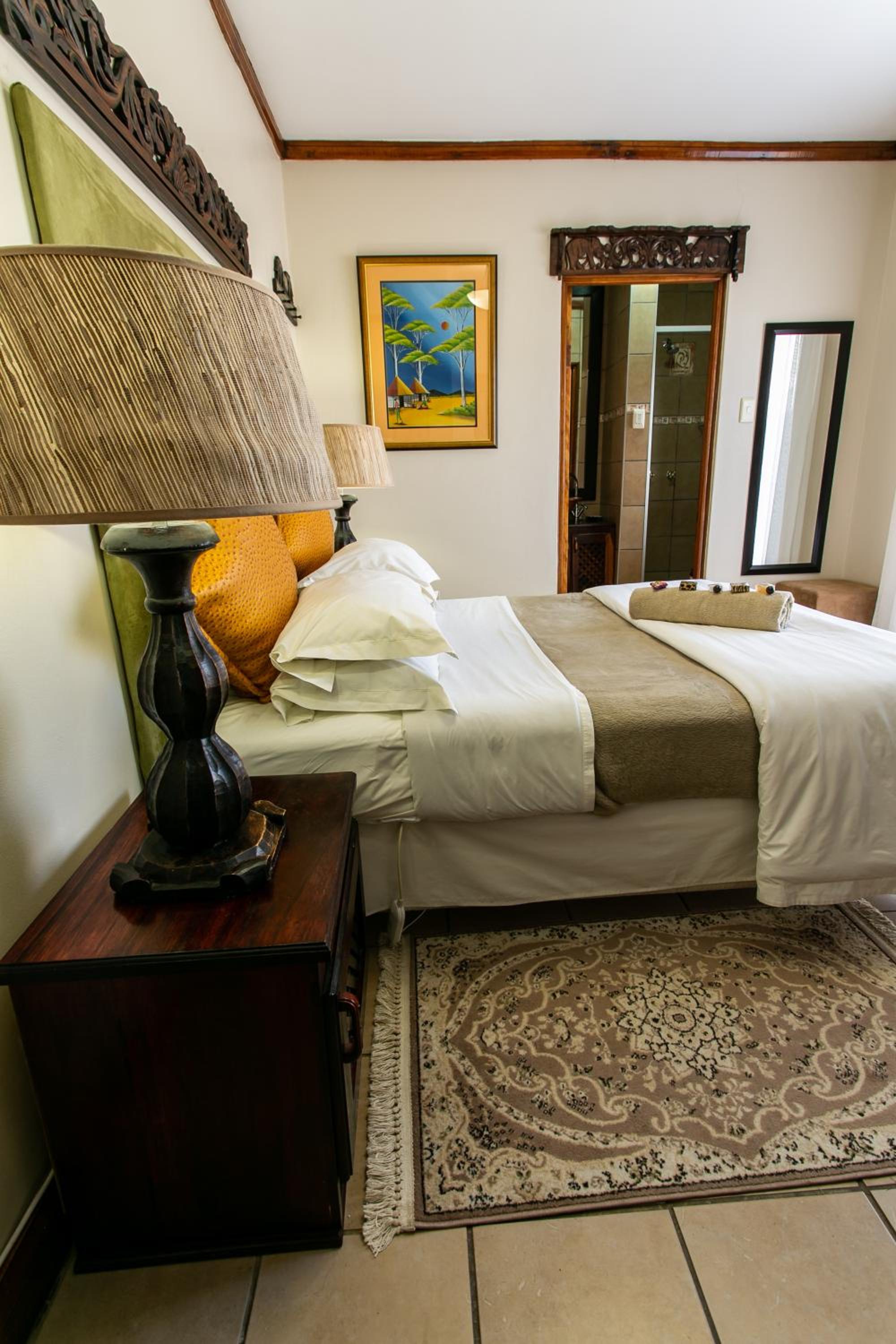 Budget Double Room - Photo 9