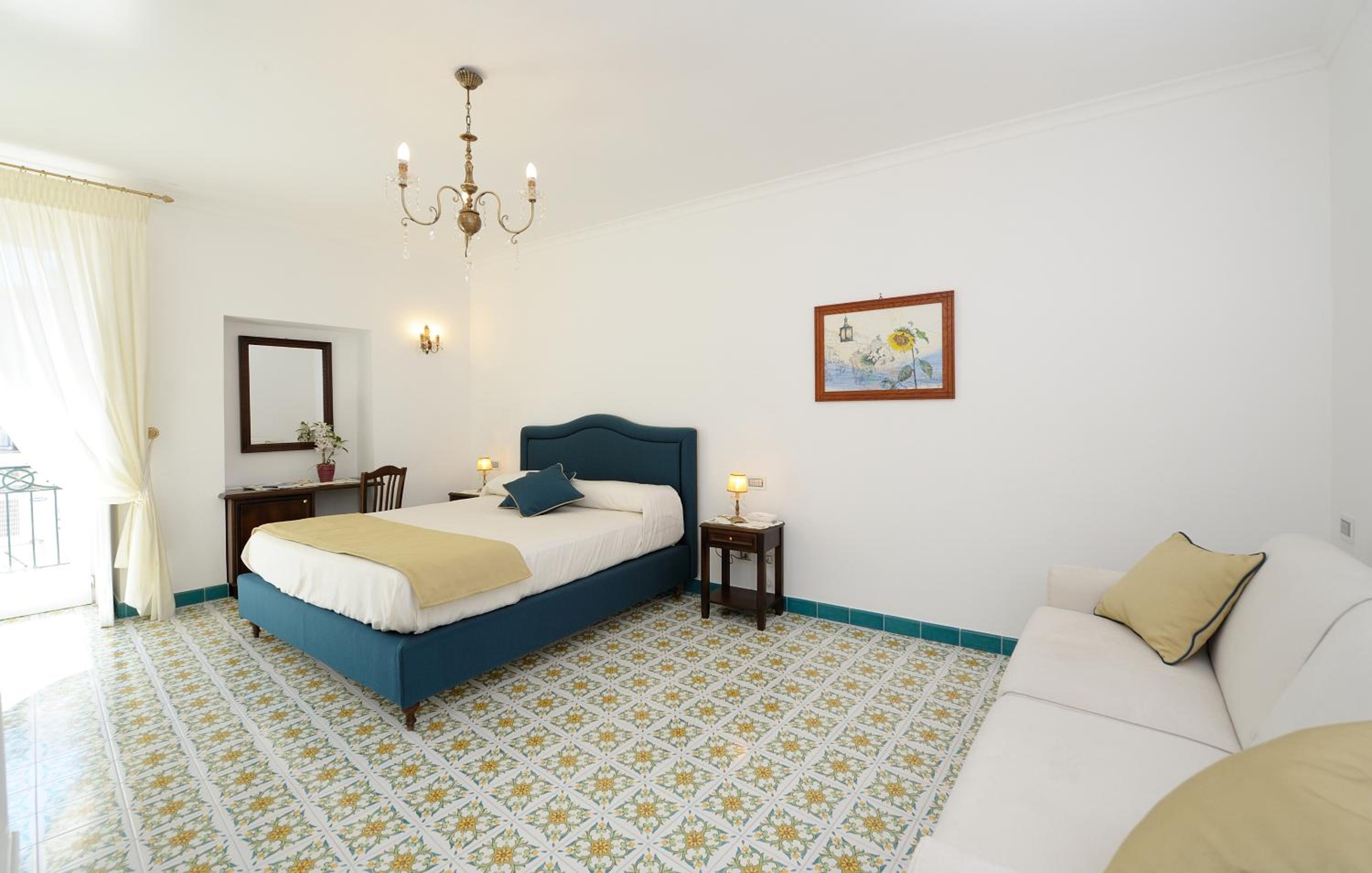 Junior Suite with Balcony - Photo 60