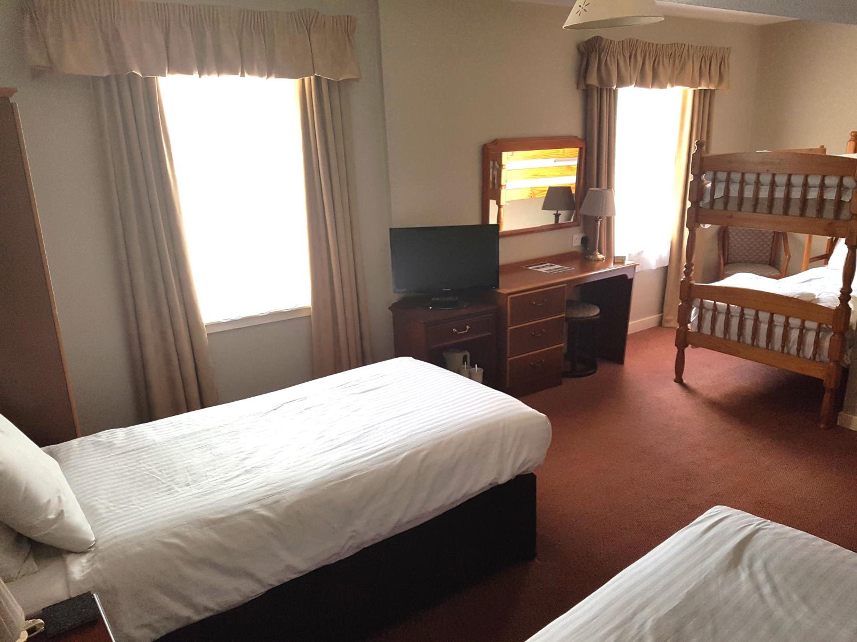 Standard Family Room - Photo 3