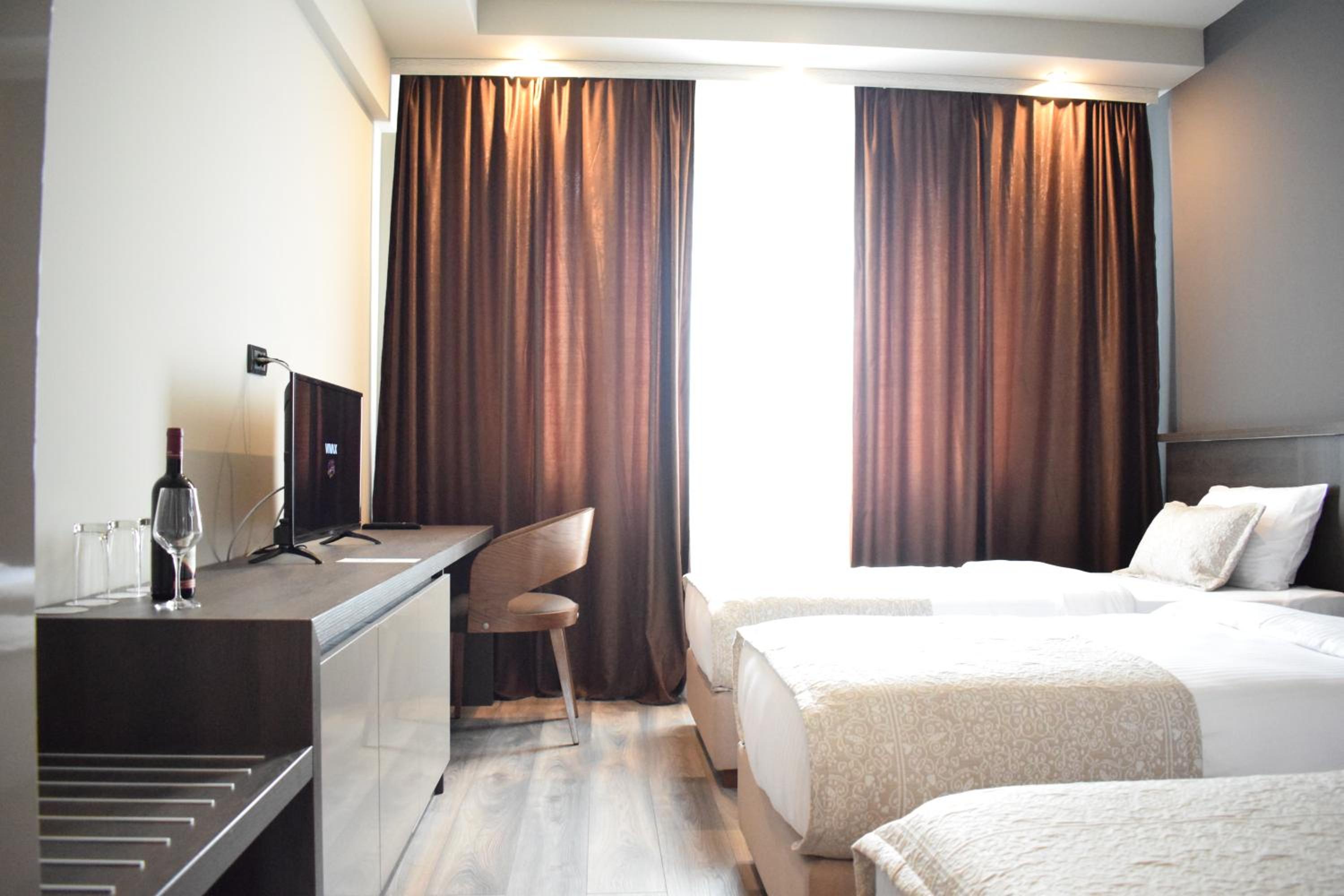 Superior Triple Room - Photo 8