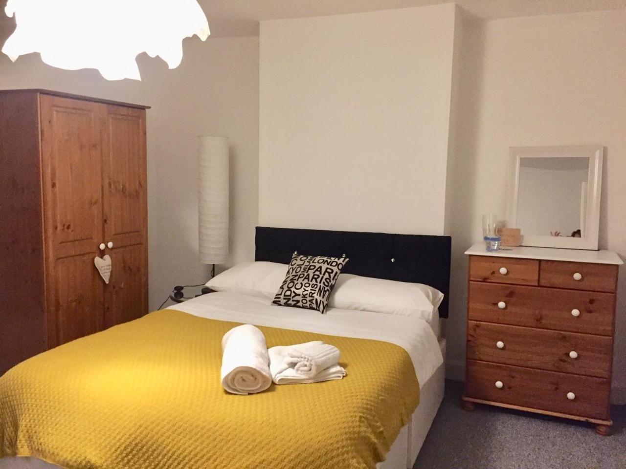 Double Room with Shared Bathroom photo 1