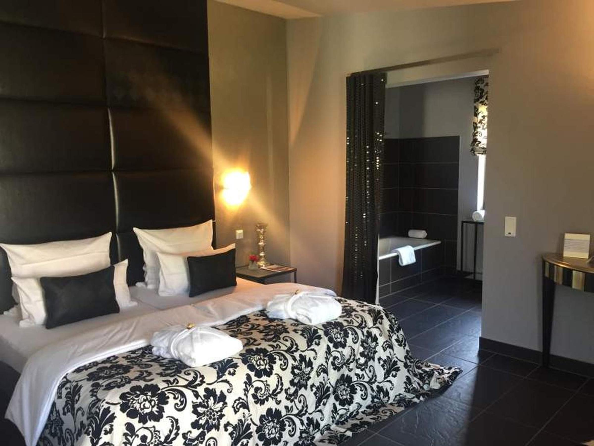 Deluxe Double Room with Bath photo 1