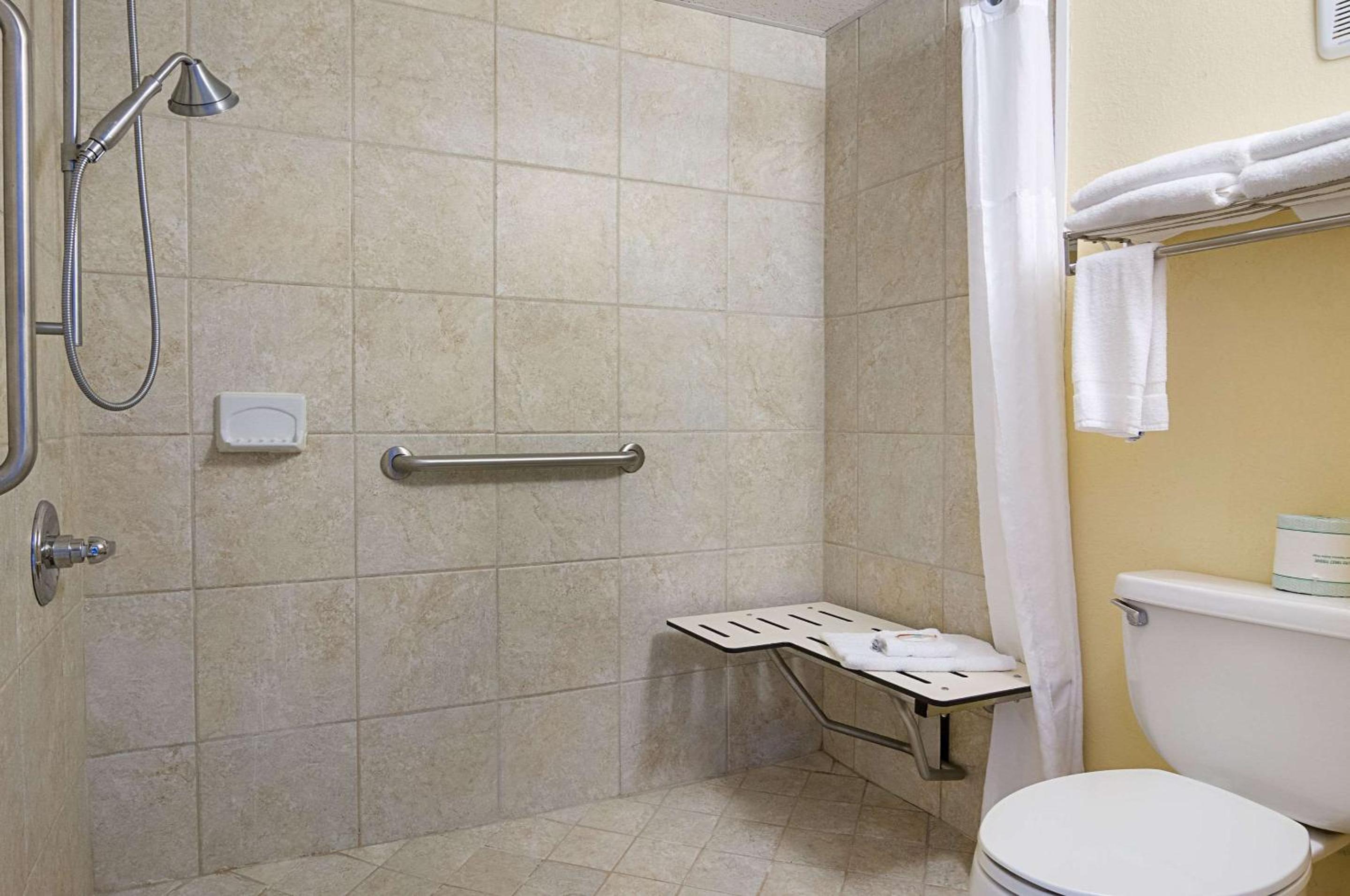 King Room - Accessible/Non-Smoking - Photo 1