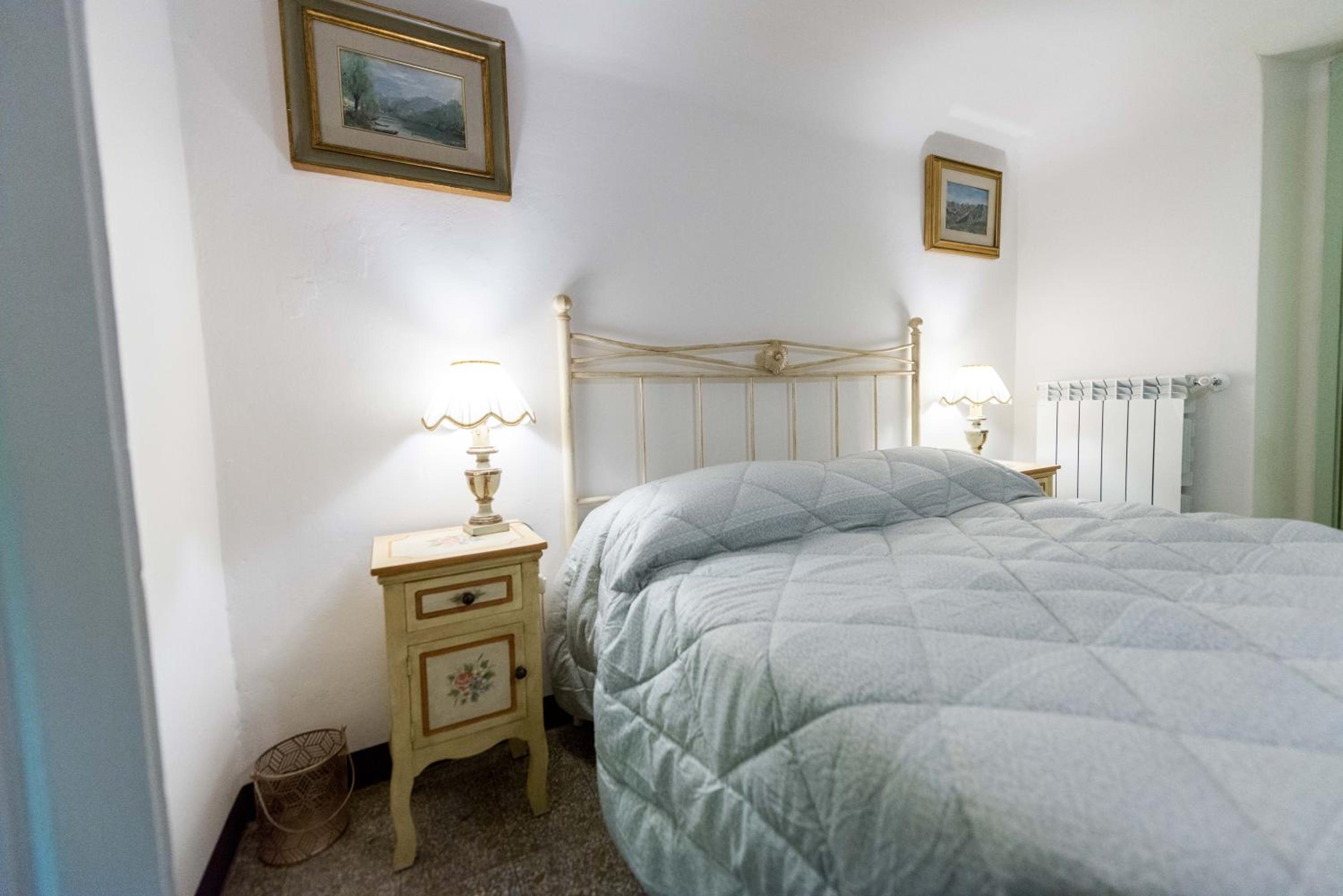 Double Room with Shared Bathroom photo 1