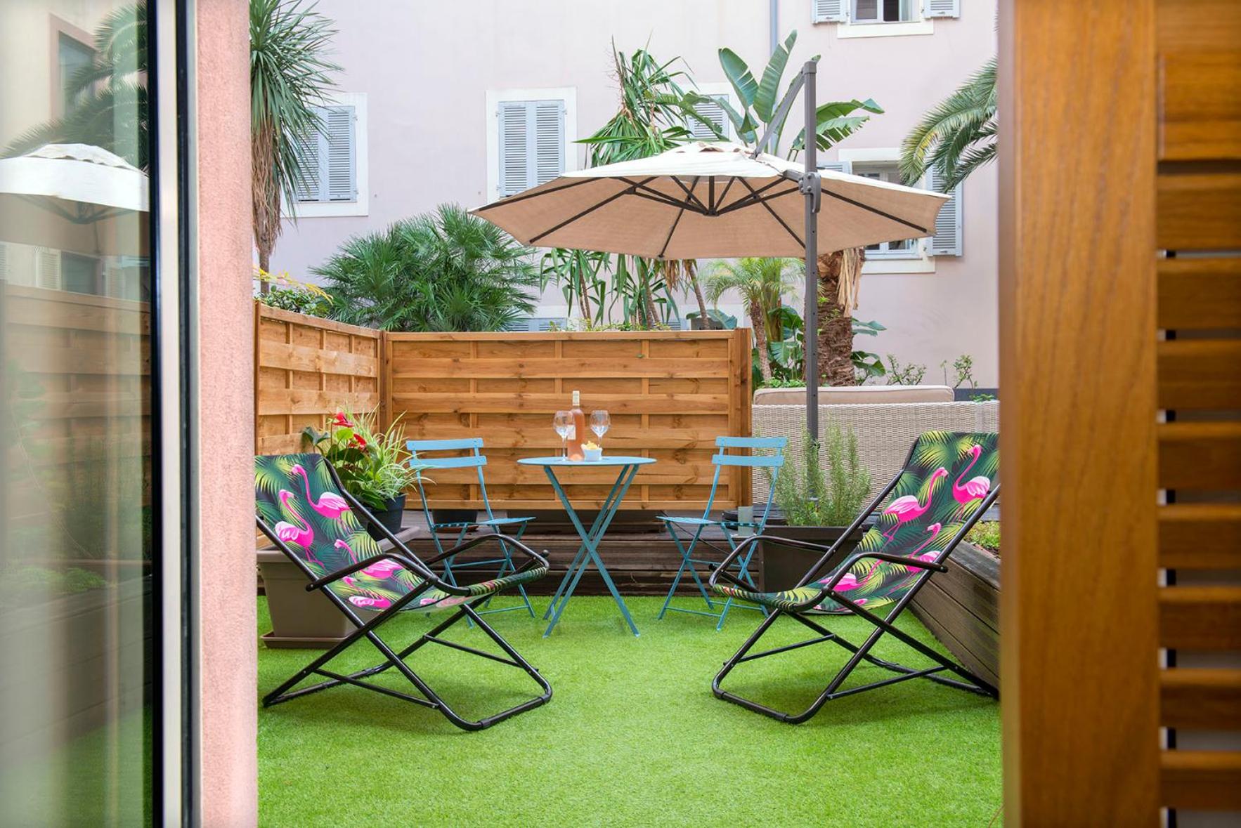 Deluxe Room with Terrace - Photo 8