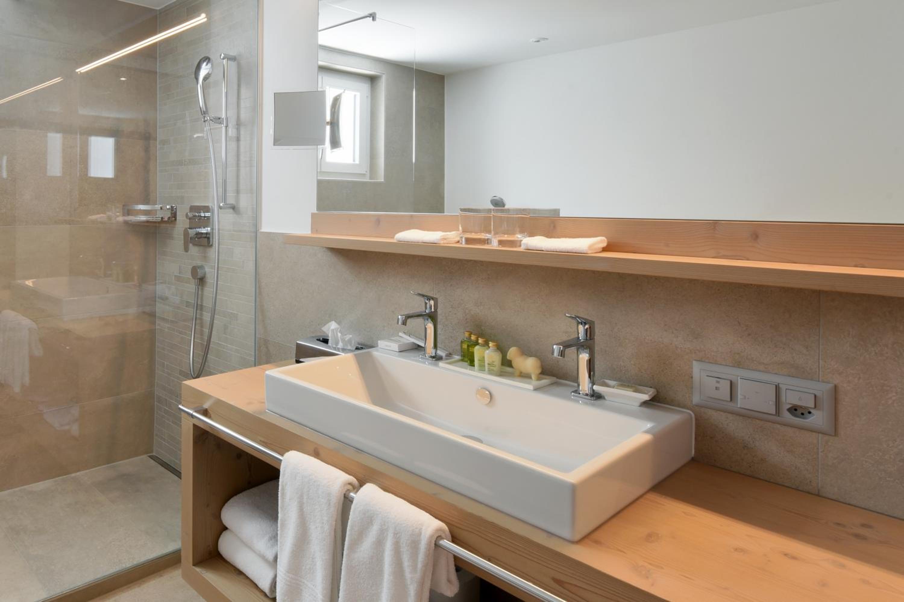Design Double Room with Matterhorn View - Photo 7
