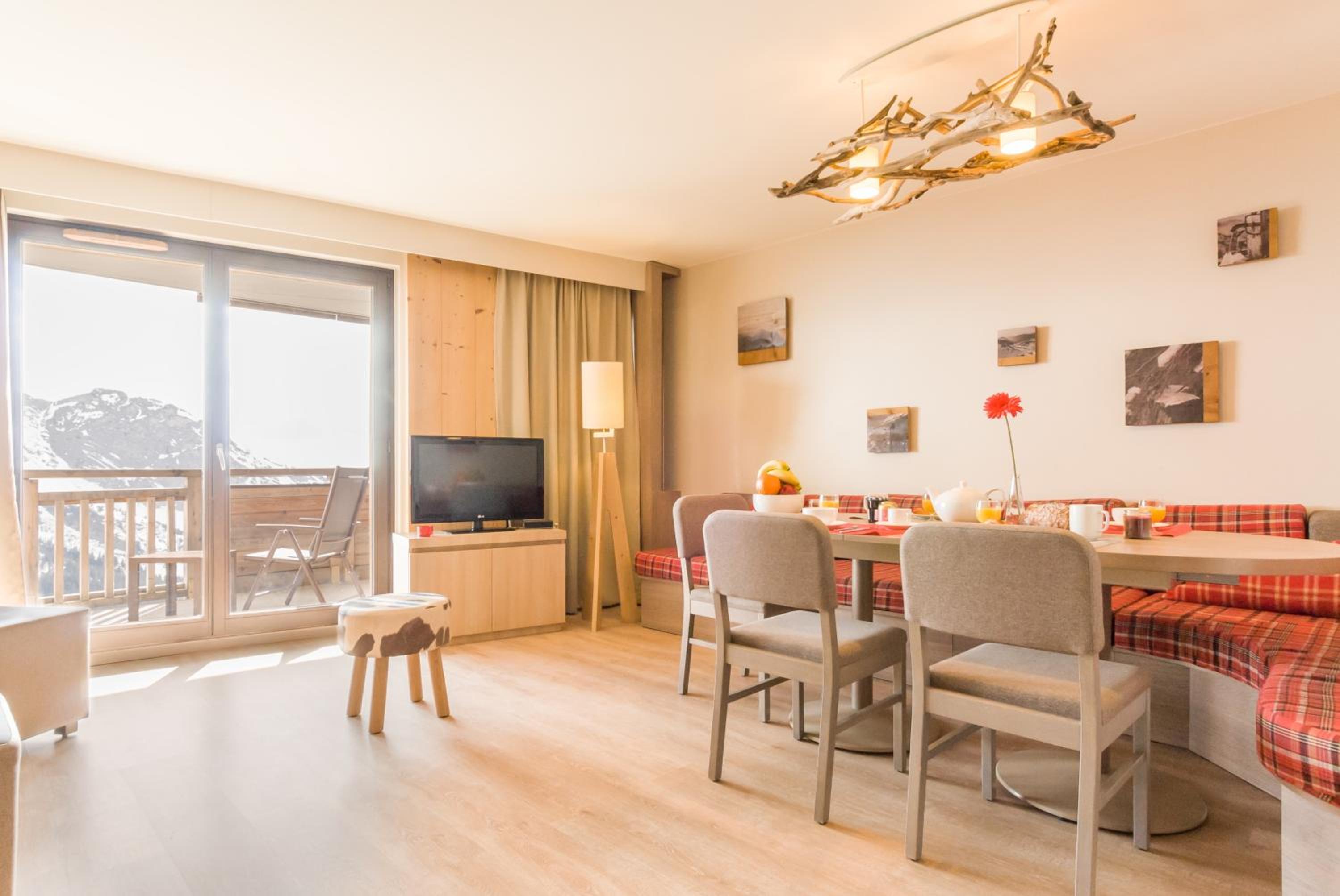 Two-Bedroom Apartment with Balcony - Mountain View (6 People) photo 3