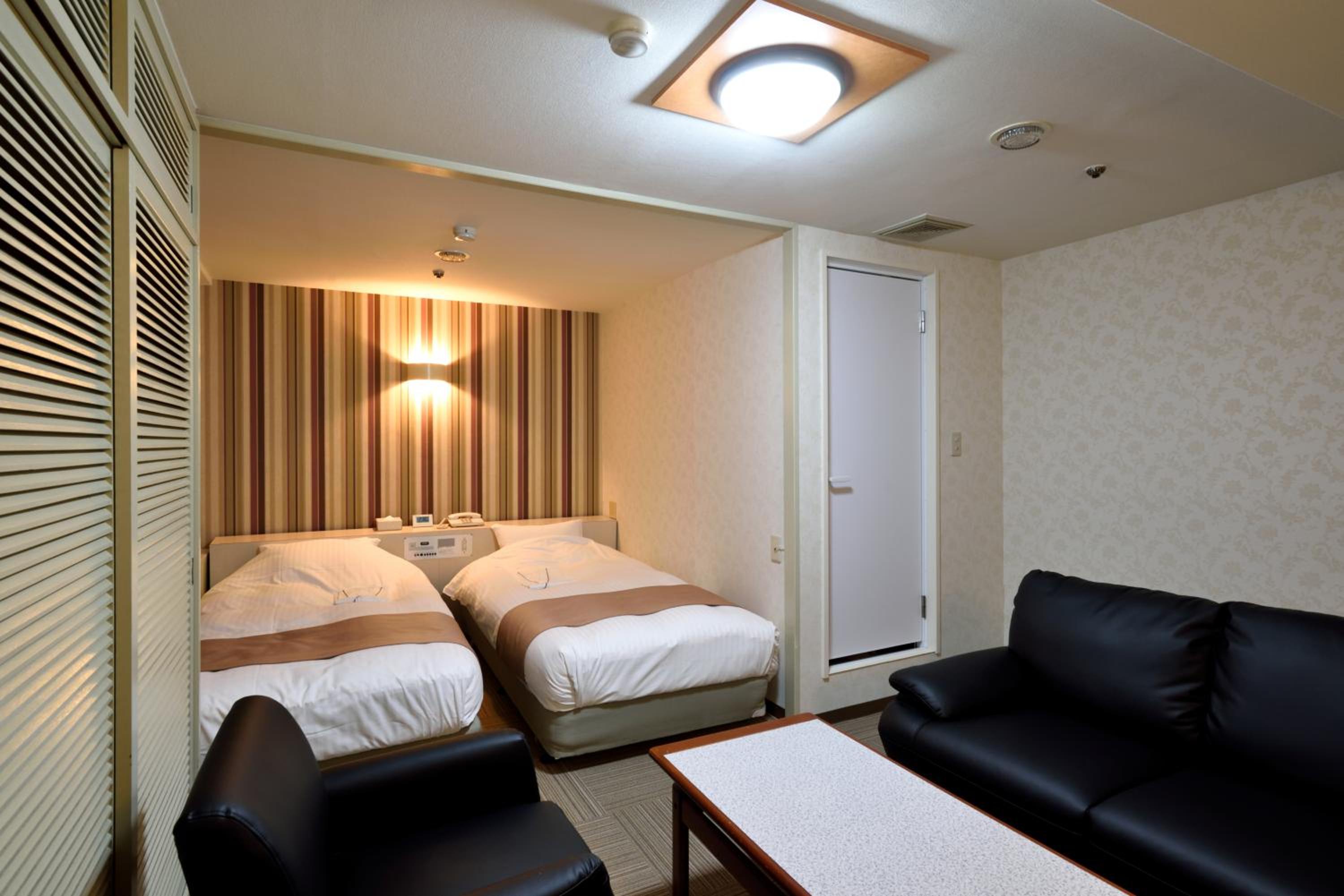 Deluxe Twin Room - Smoking - Photo 3