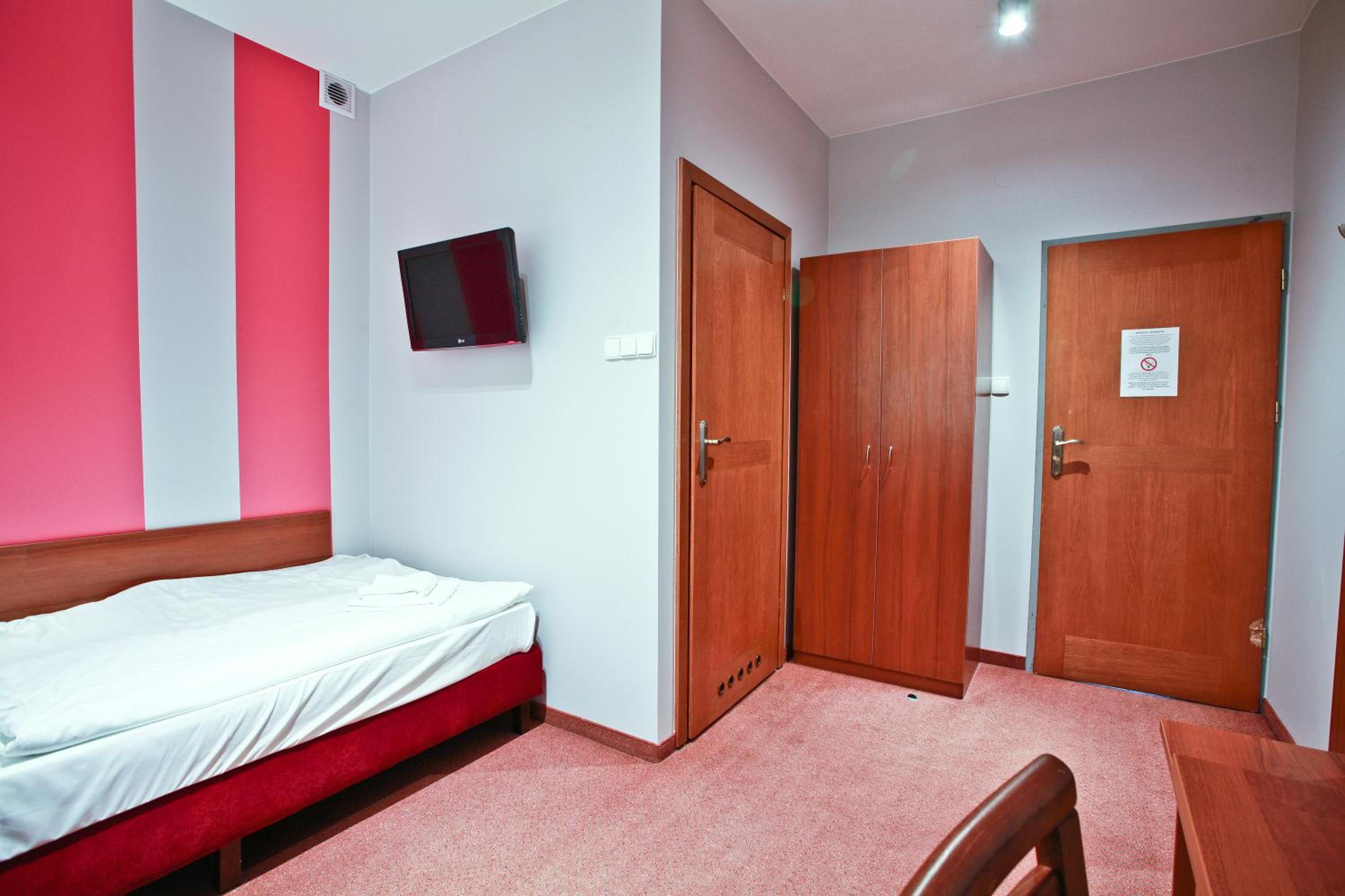 Single Room photo 2