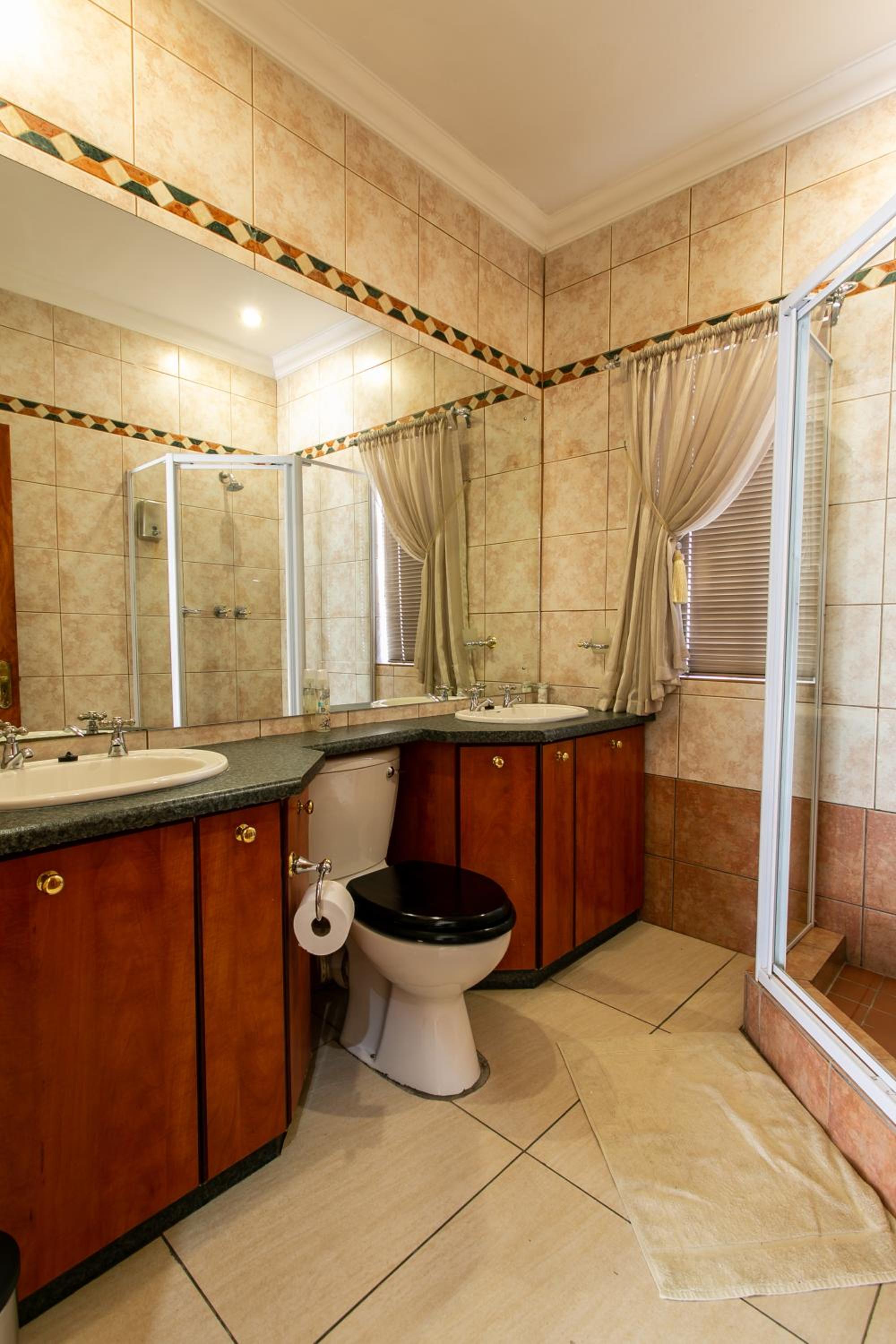 Budget Double Room - Photo 3