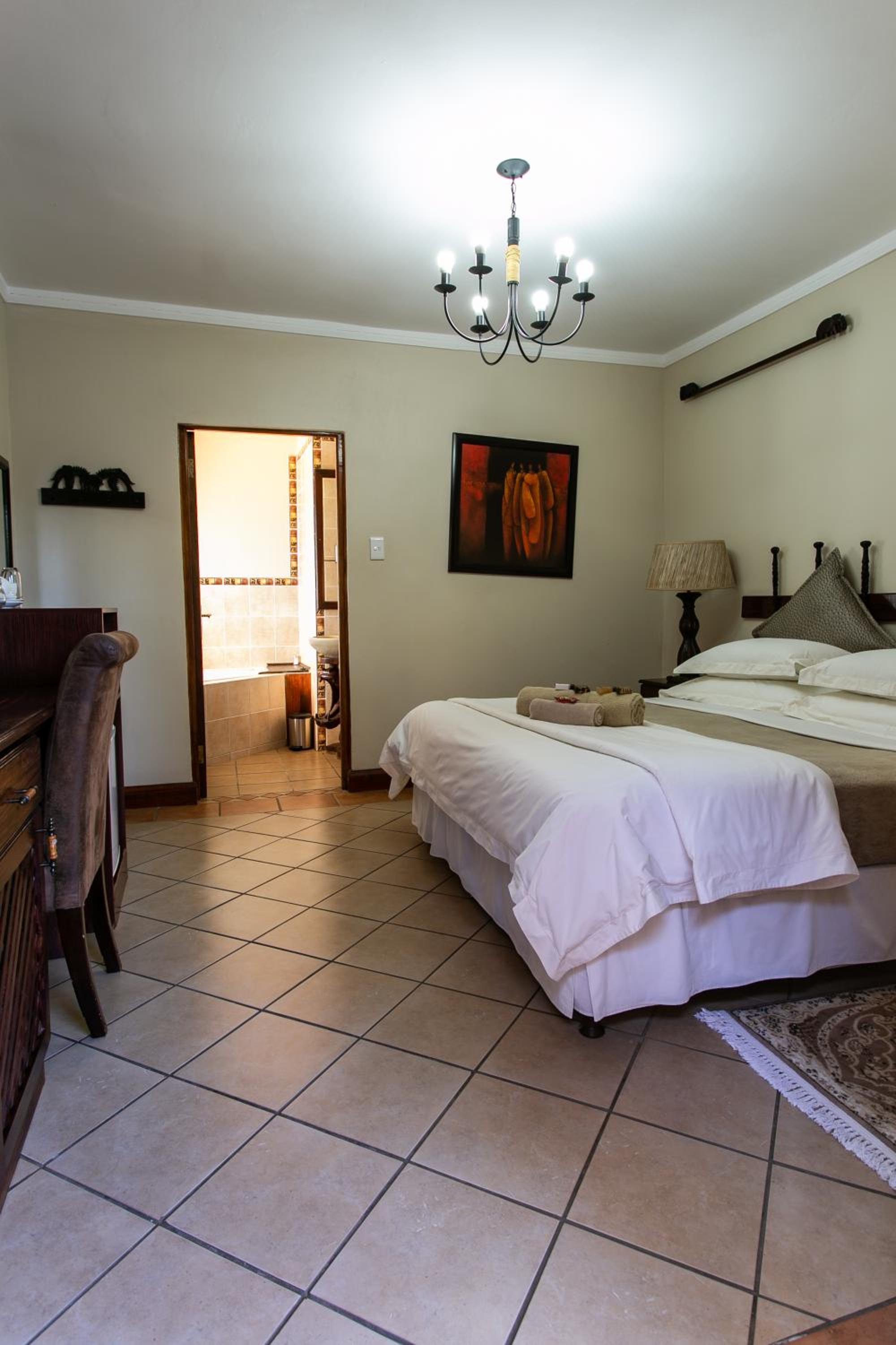 Budget Double Room - Photo 22