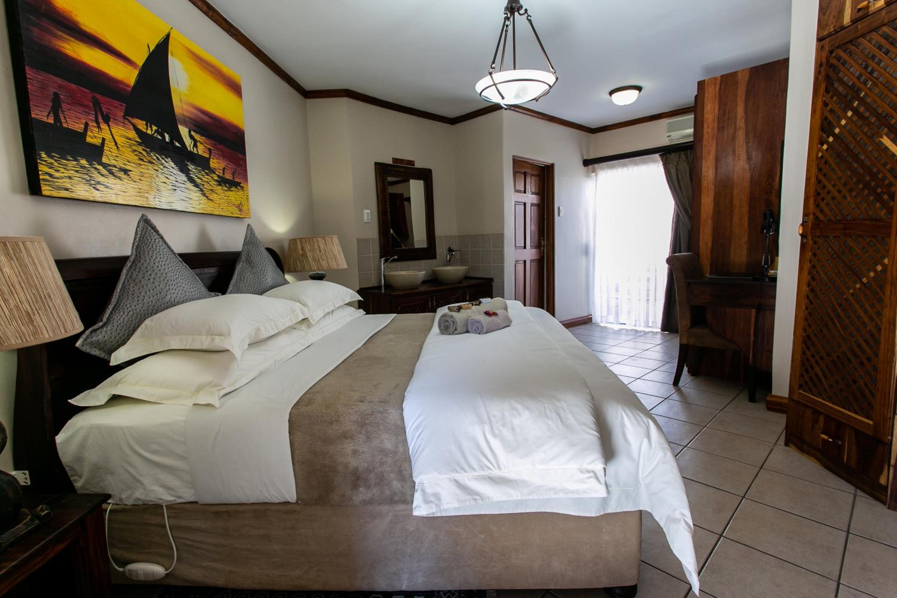 Budget Double Room - Photo 44