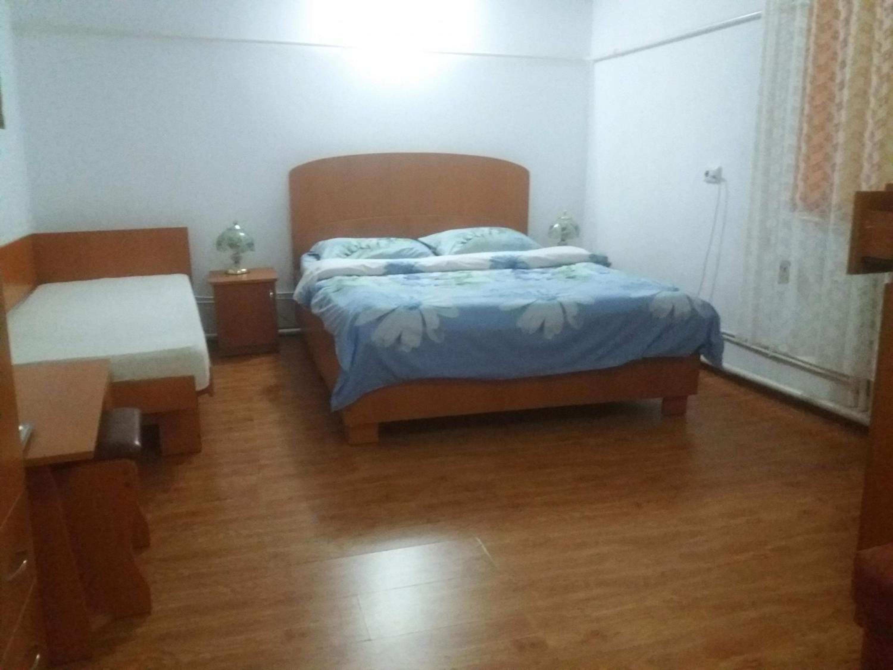 Triple Room with Bathroom - Photo 8