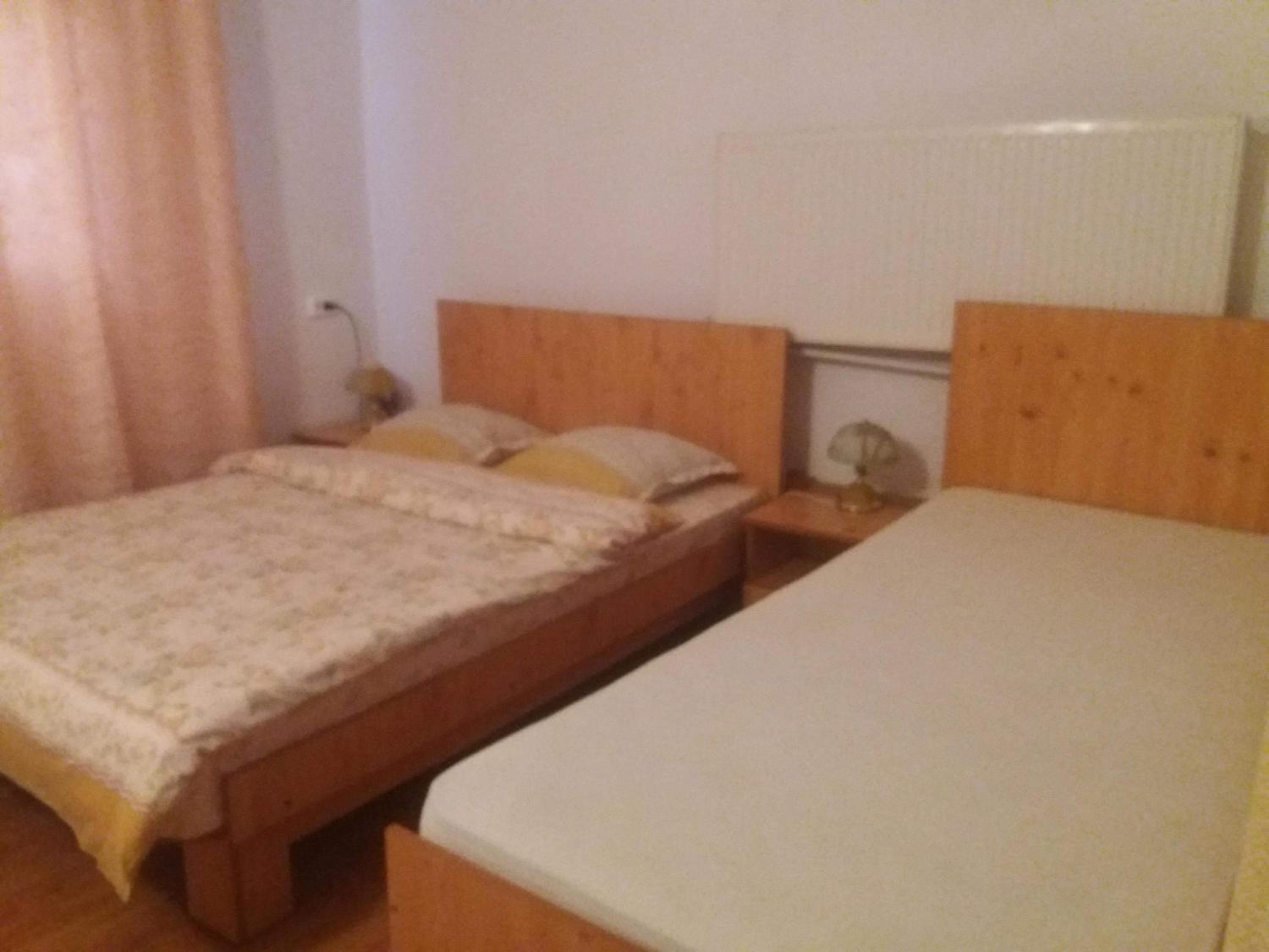 Triple Room with Bathroom - Photo 2