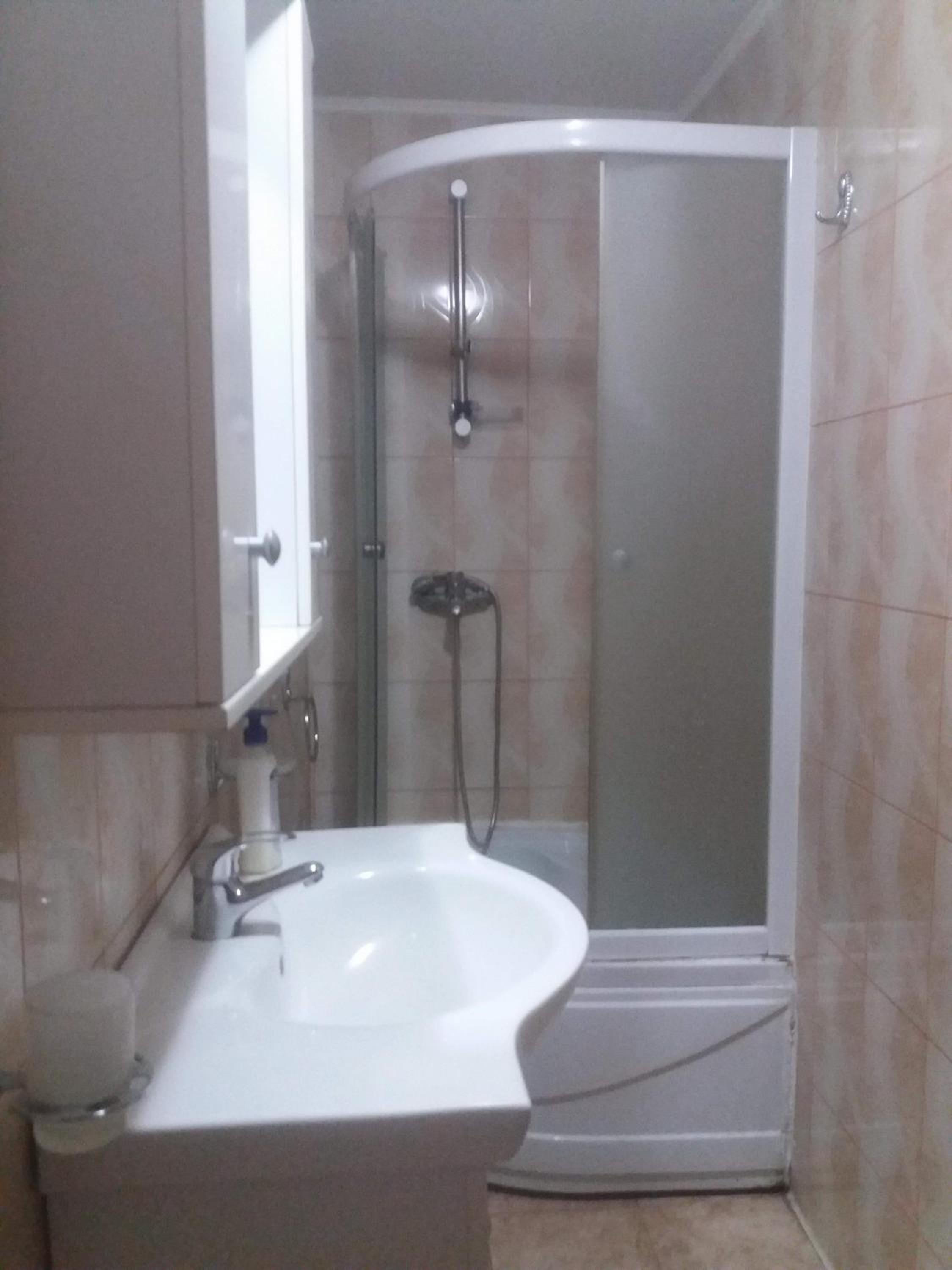 Triple Room with Bathroom - Photo 4