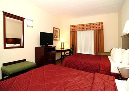 Queen Room with Two Queen Beds - Non-Smoking - Photo 2