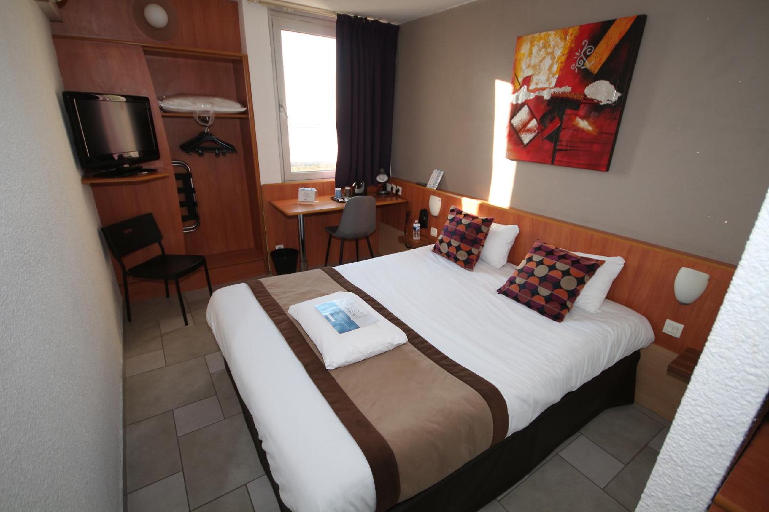 Double Room - Photo 9