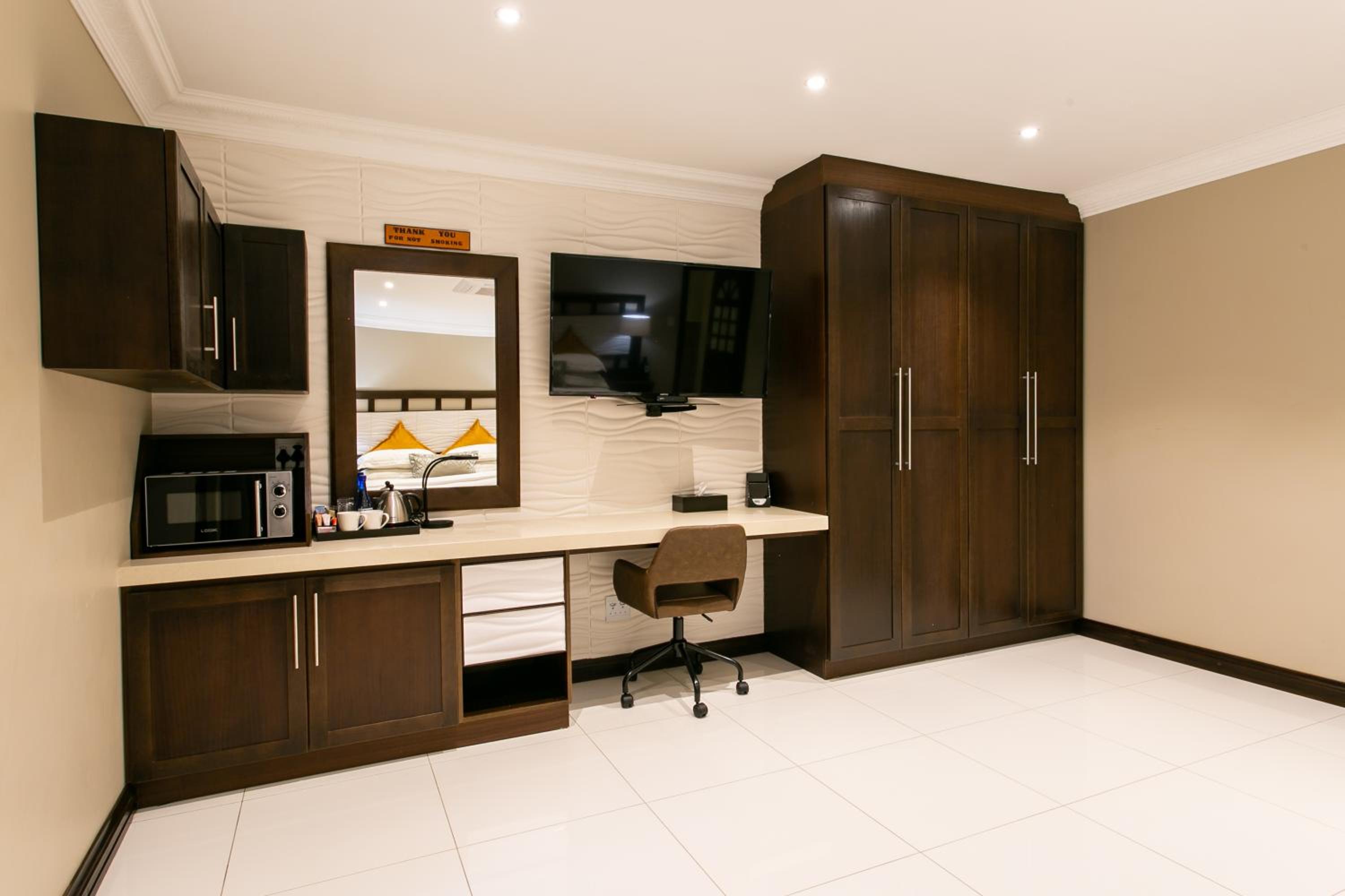 Deluxe Double or Twin Room with Garden View - Photo 1
