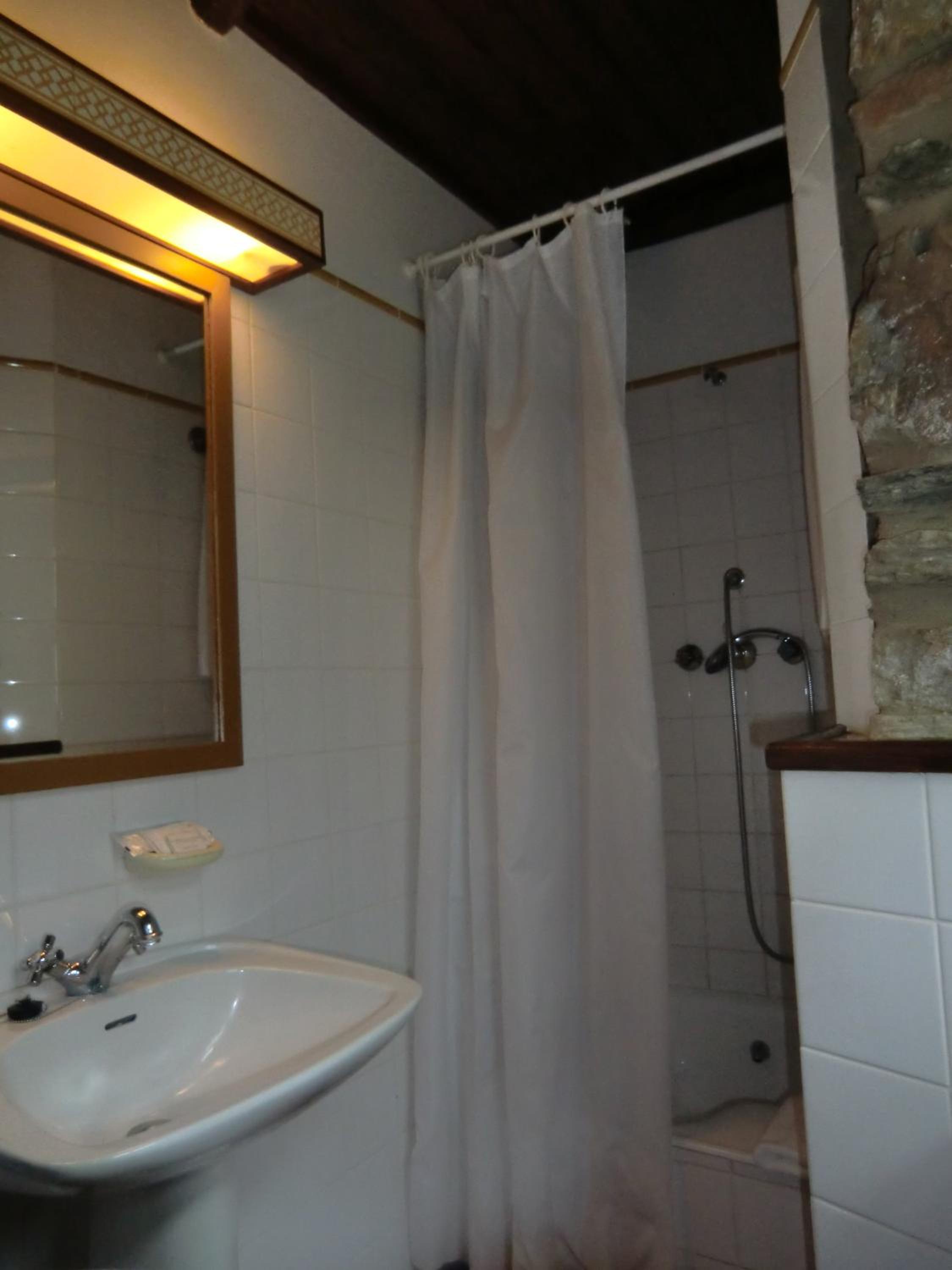 One-Bedroom House - Photo 12