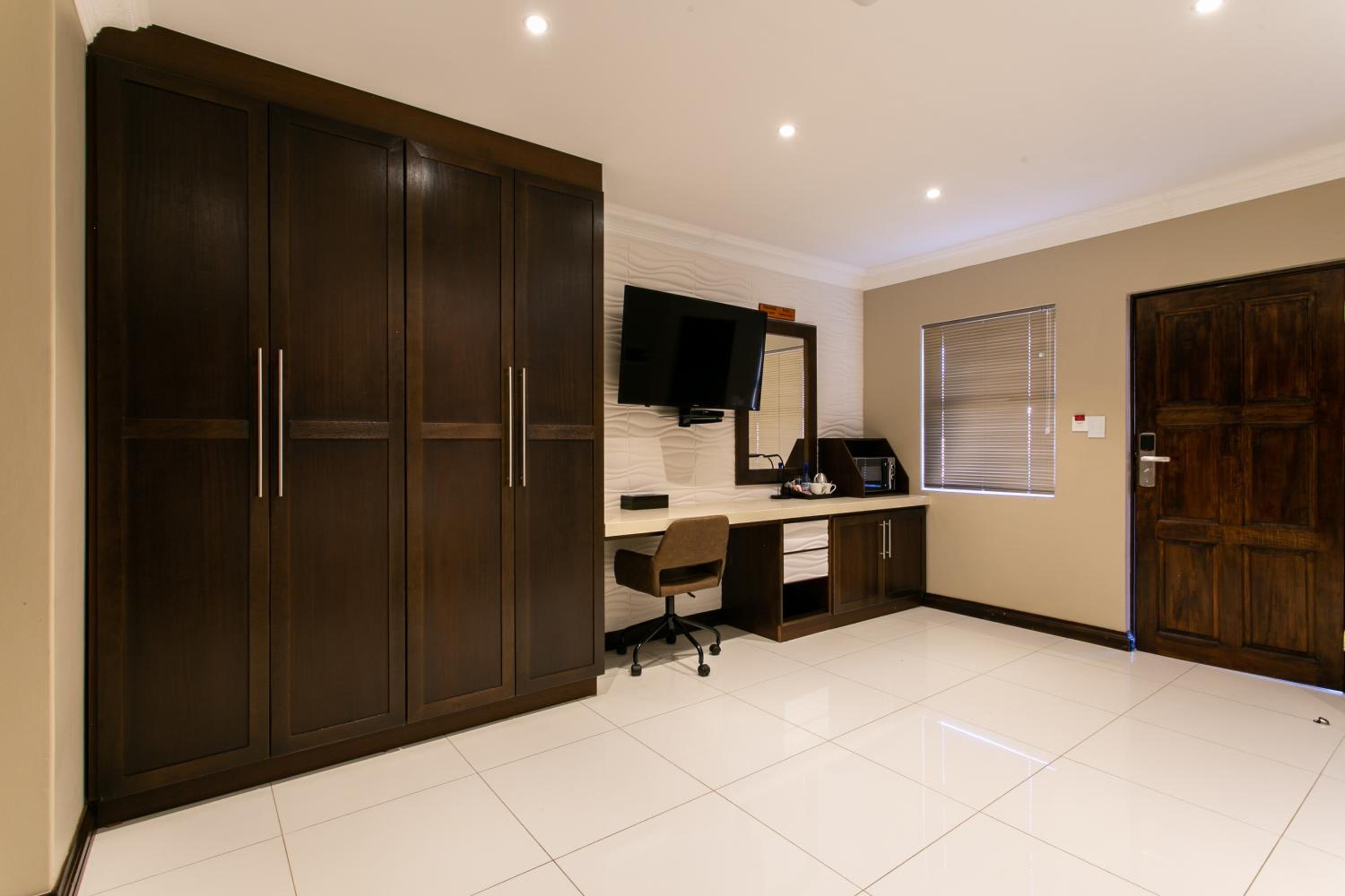 Deluxe Double or Twin Room with Garden View - Photo 38