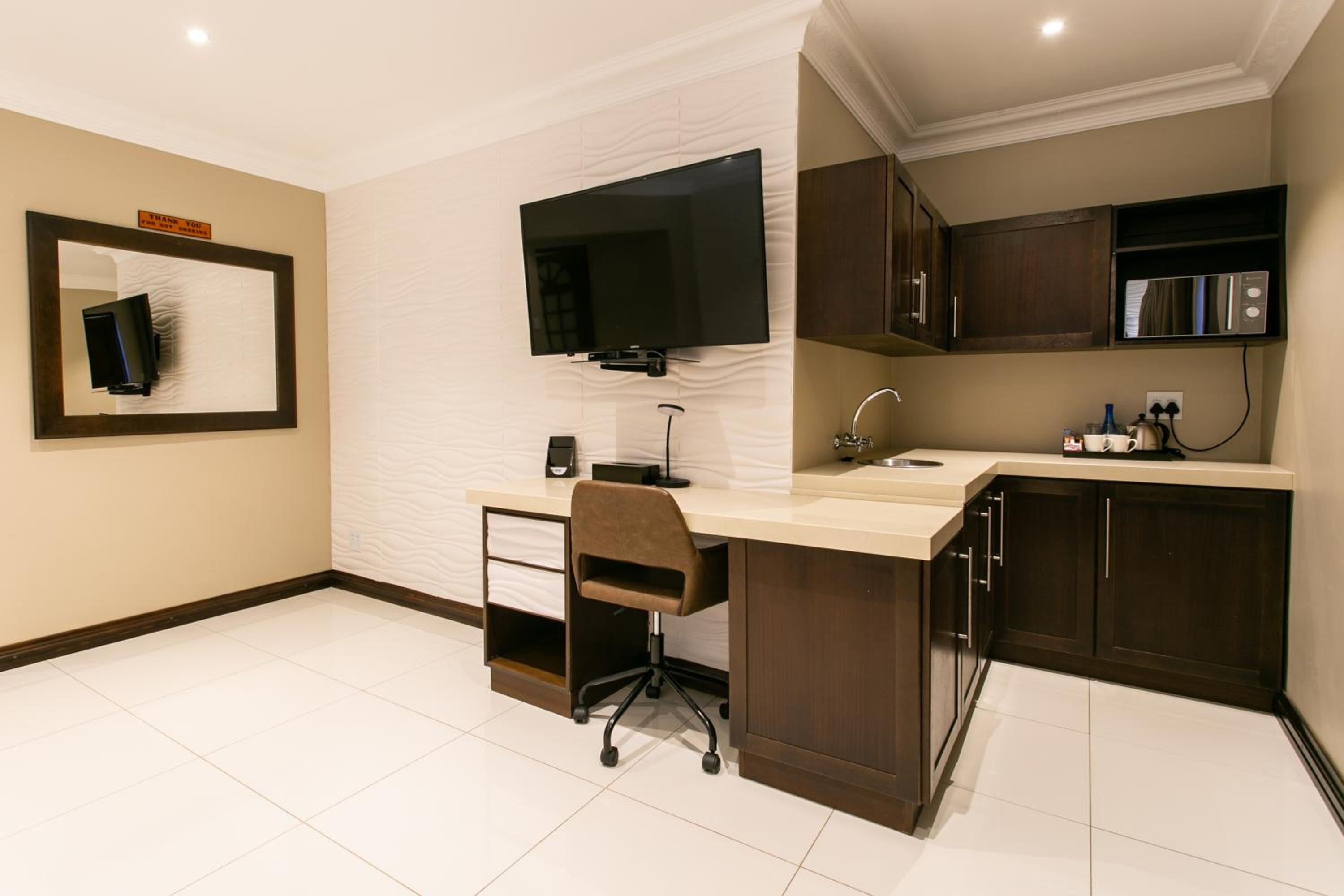 Deluxe Double or Twin Room with Garden View - Photo 59
