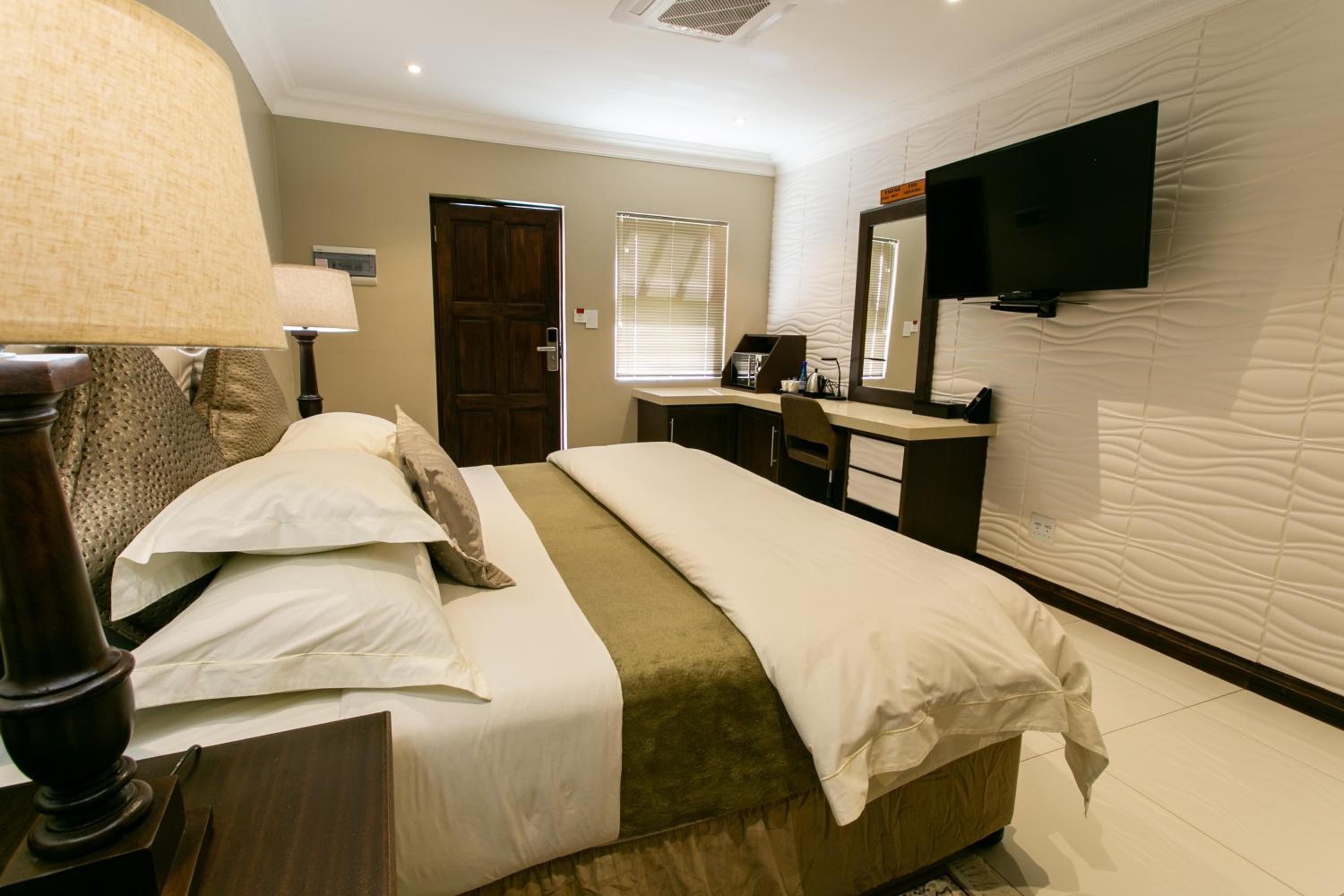 Deluxe Double or Twin Room with Garden View - Photo 14