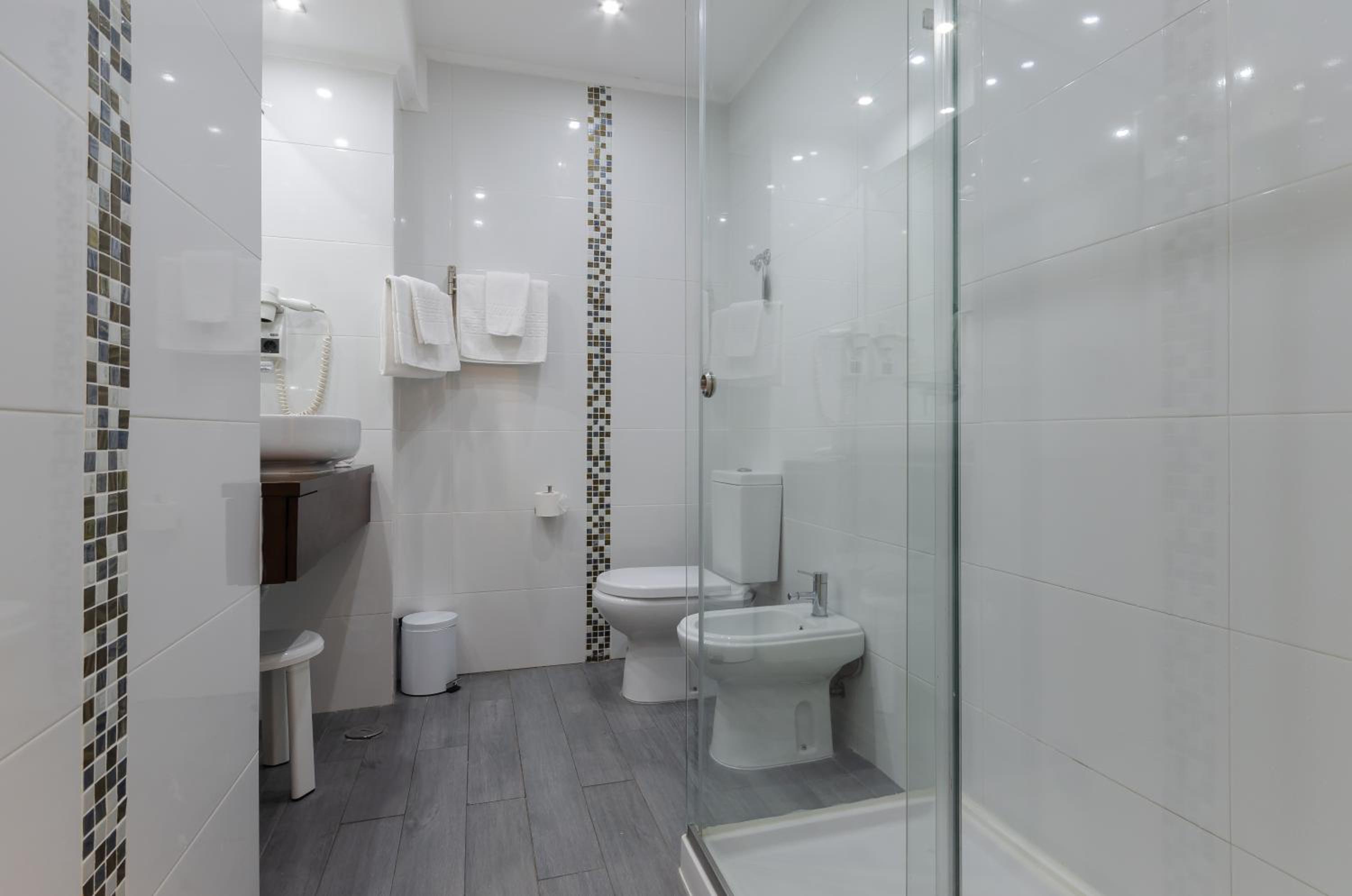 Superior Double Room with Chiado View - Photo 2