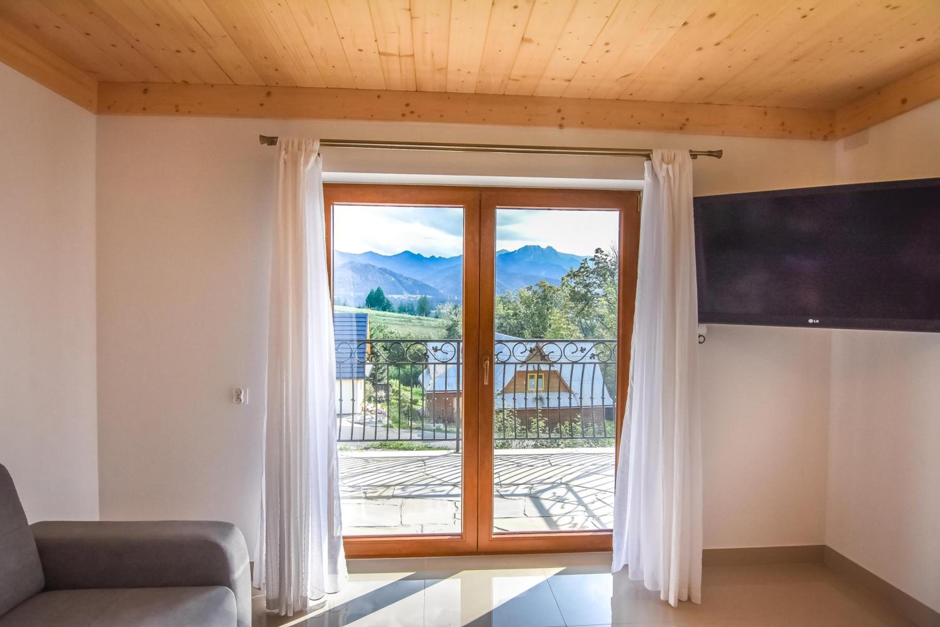 Three-Bedroom Chalet - Photo 13