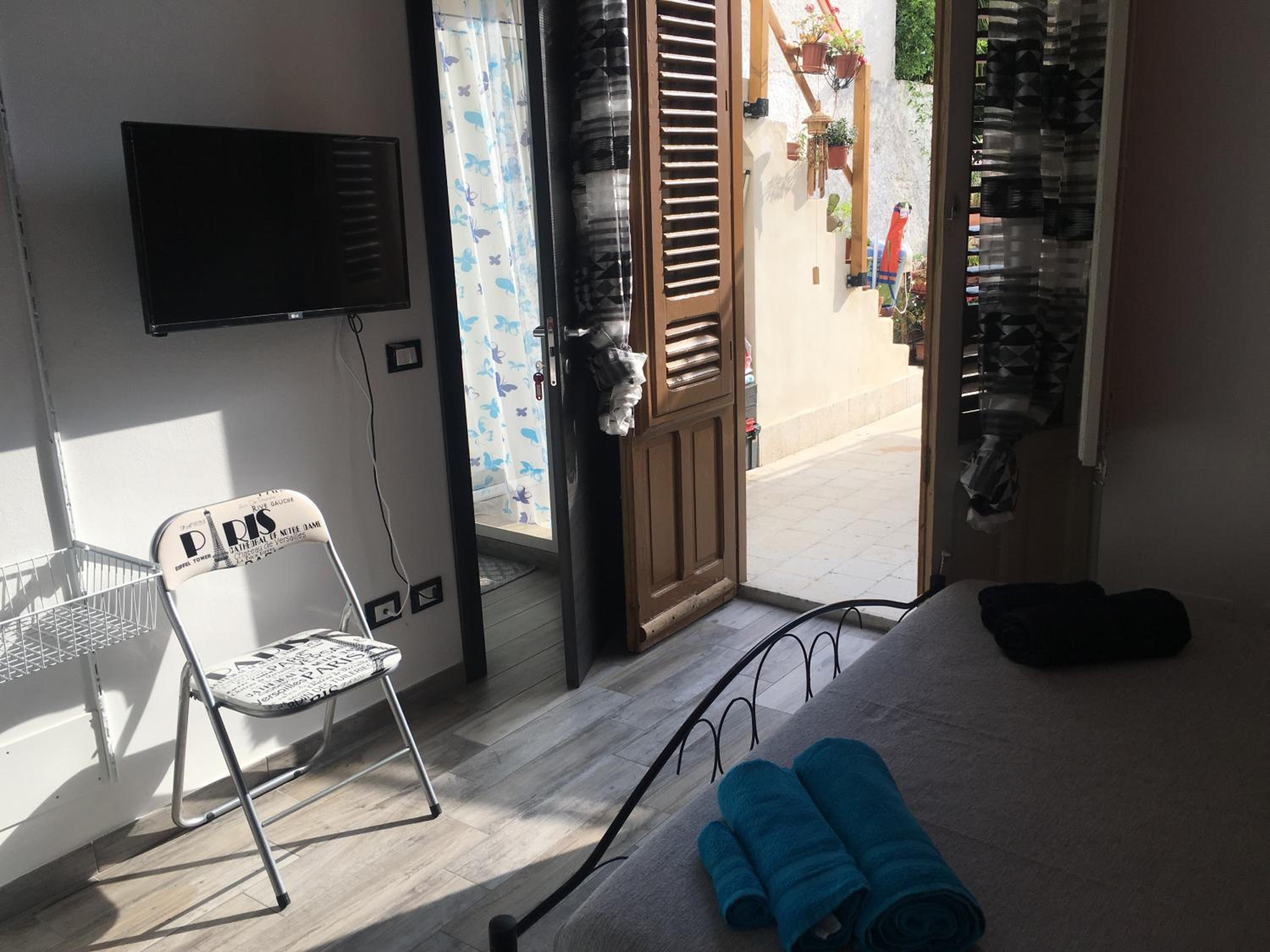 Double Room with Terrace - Photo 6