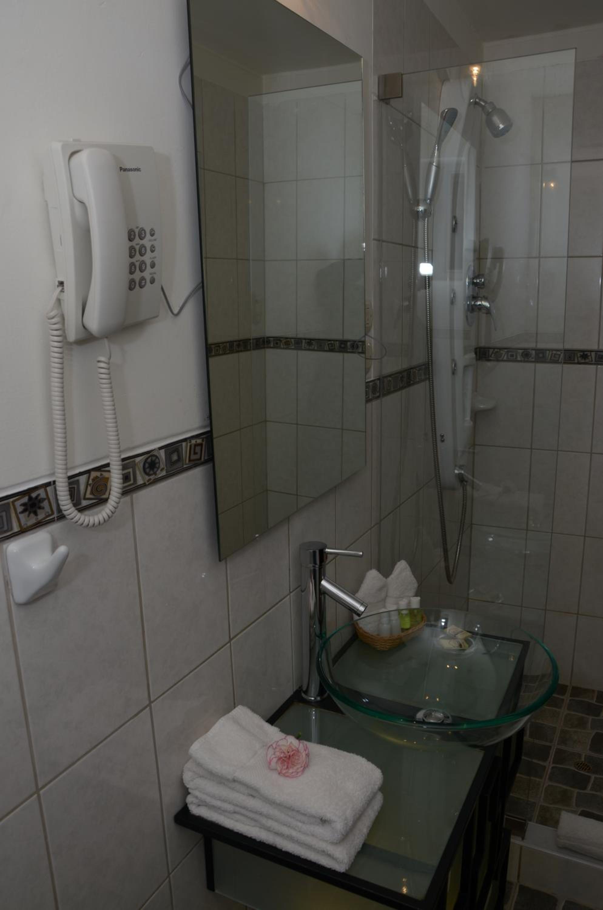 Exclusive Suite - Photo 3