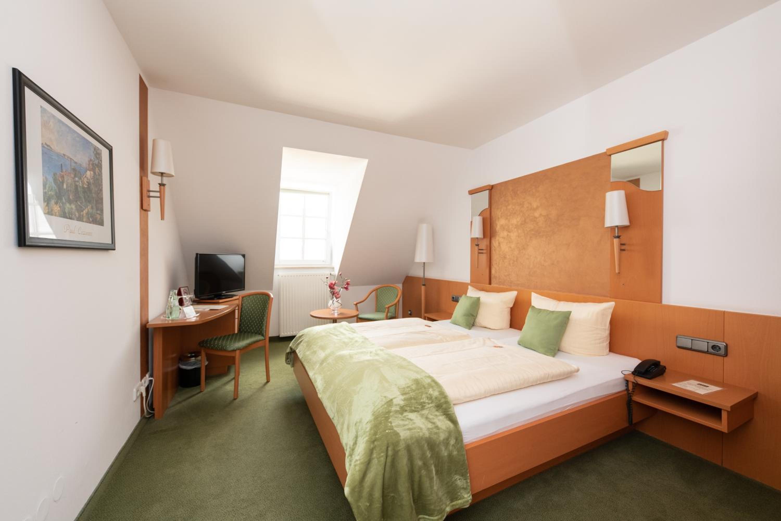 Single Room photo 2