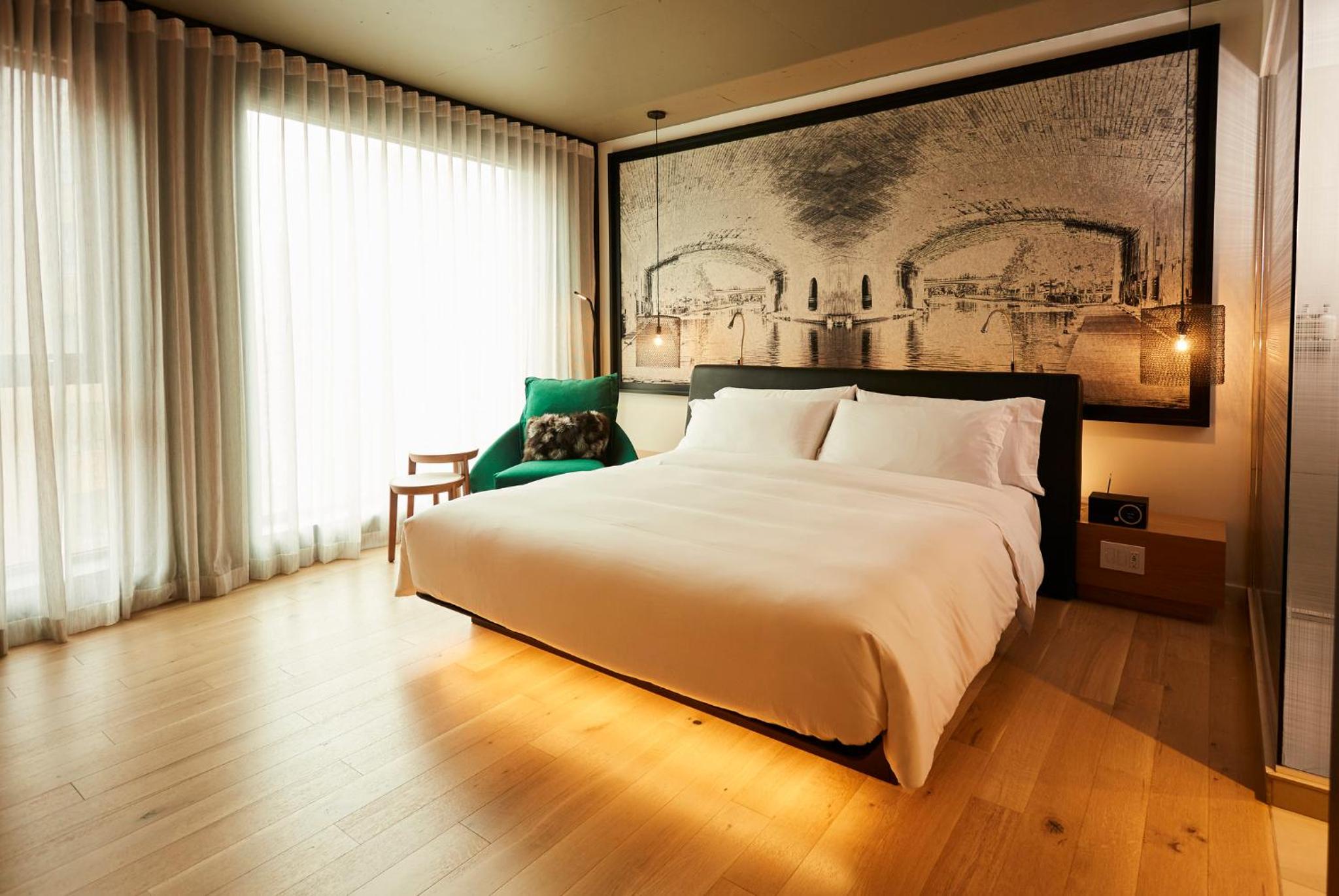 The Classic Room - 1 King Bed