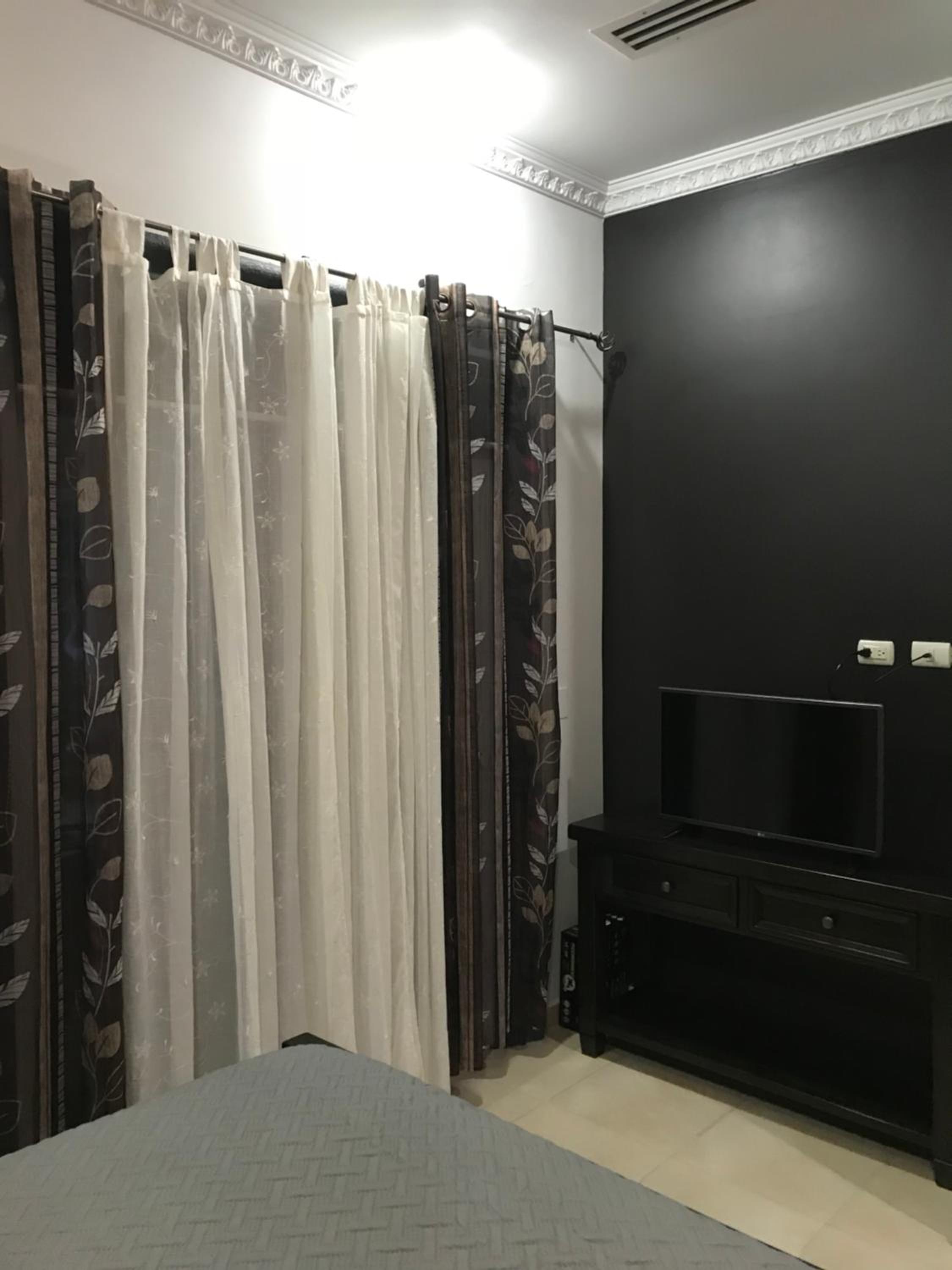 Queen Room with Pool View photo 3