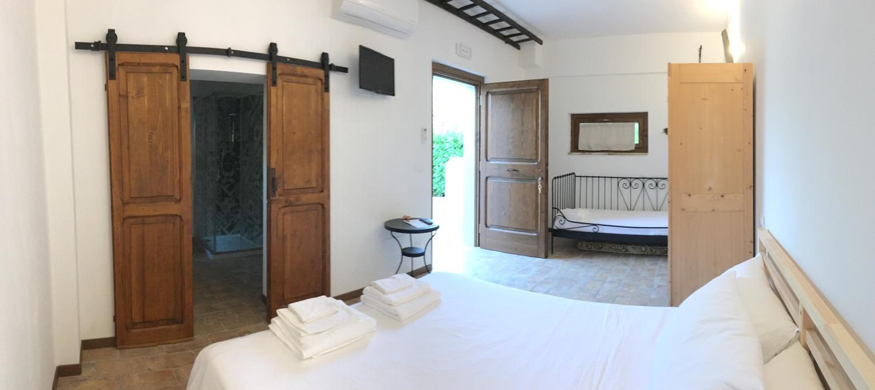 Family Room with Terrace photo 3