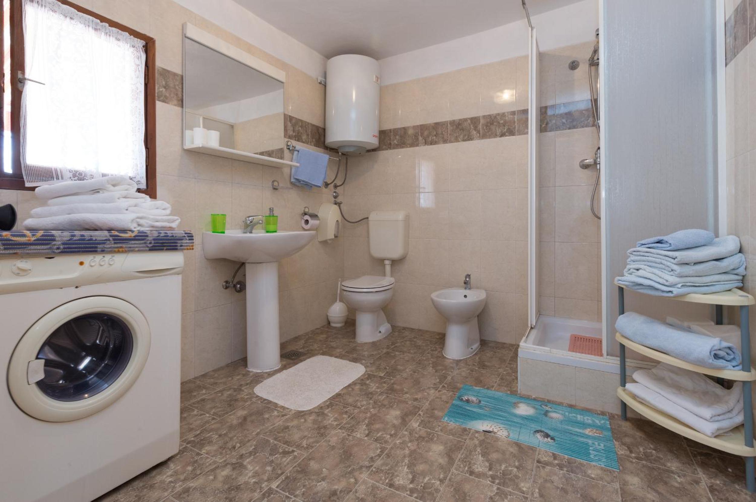 Double Room with Private External Bathroom photo 2