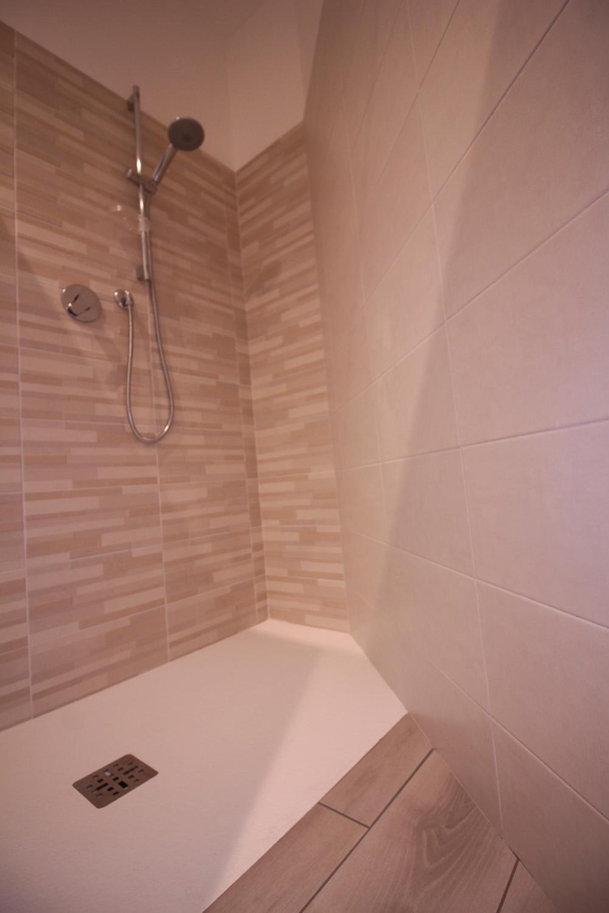 Deluxe Triple Room - Photo 12