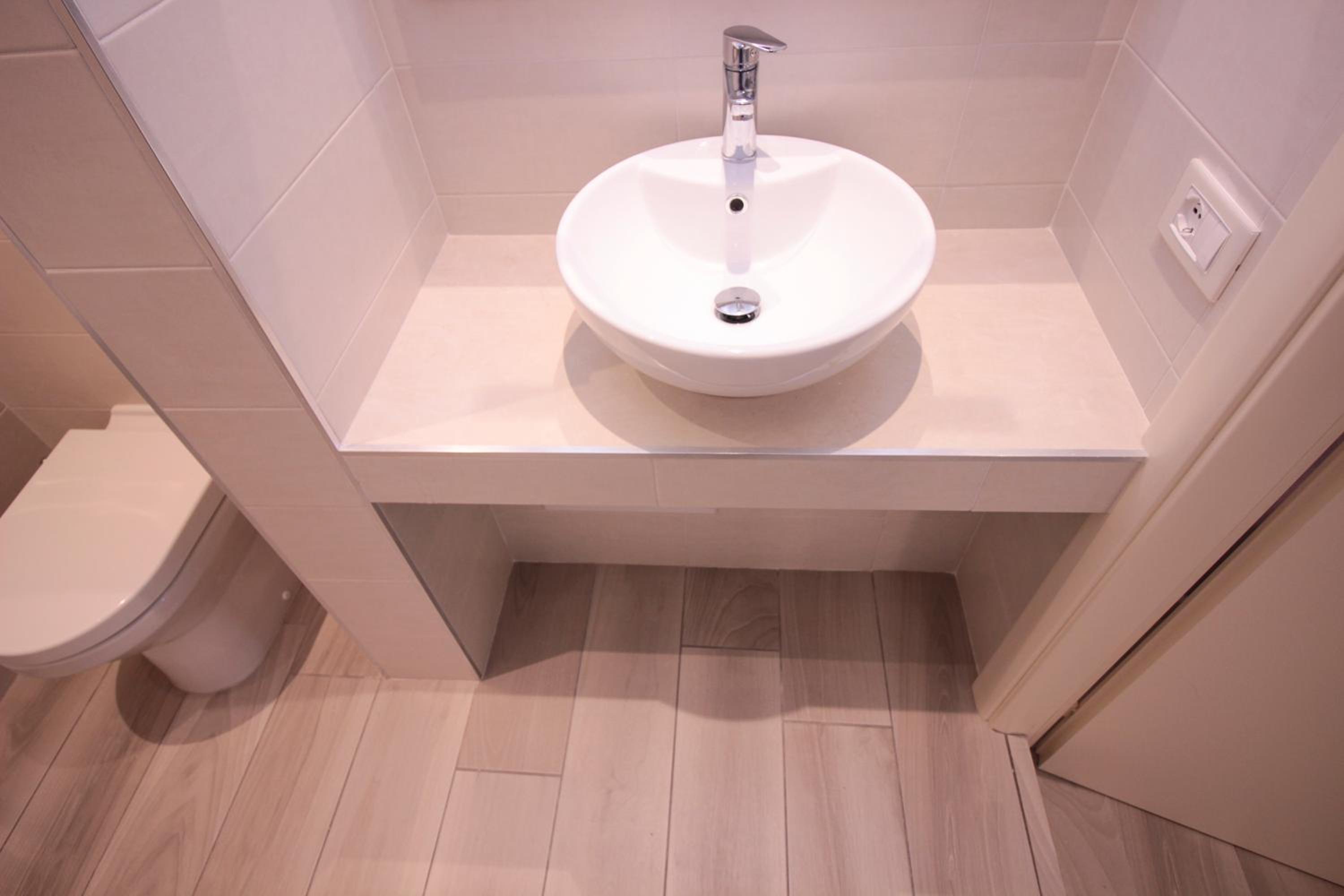 Double Room with Private Bathroom - Photo 14