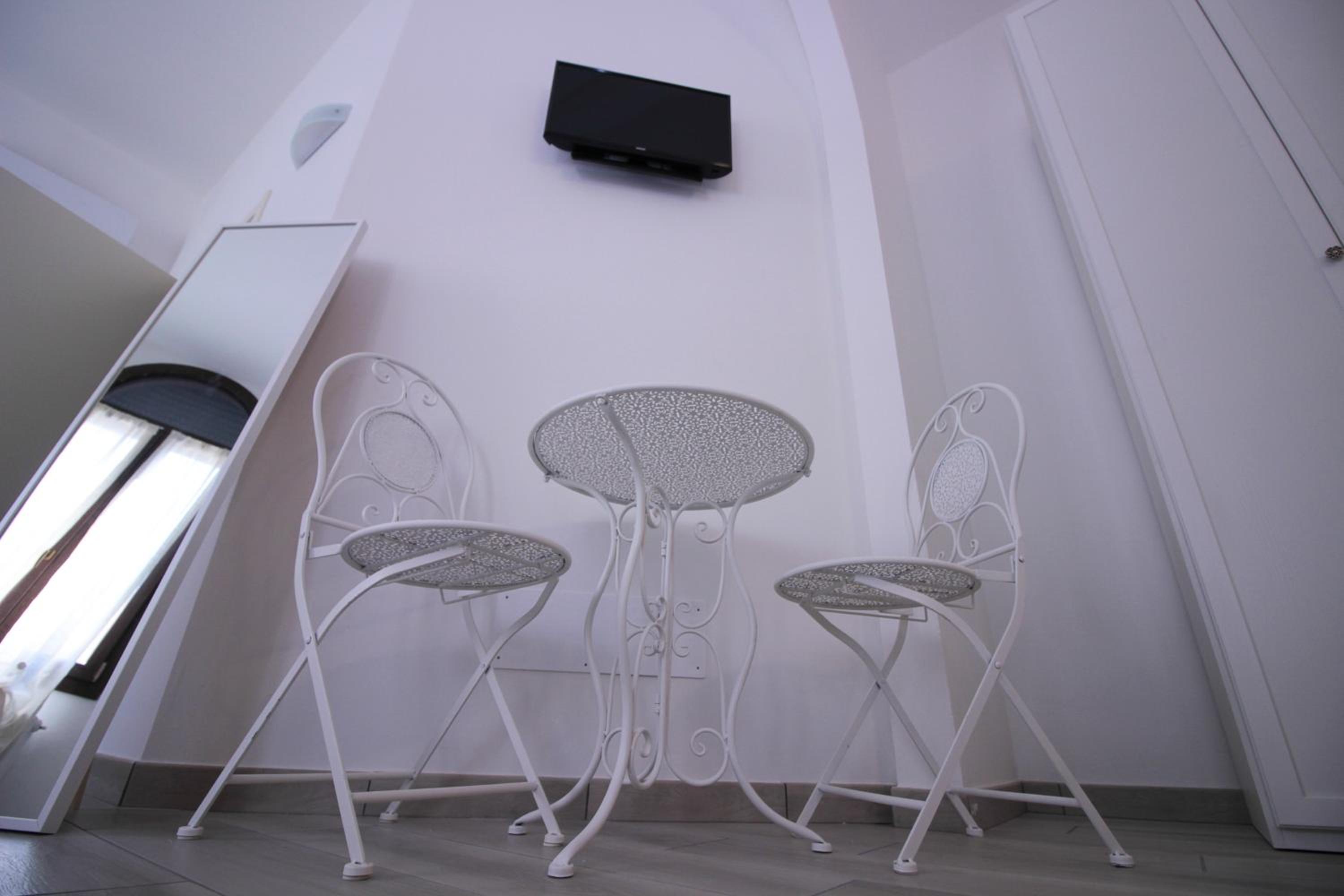 Deluxe Triple Room - Photo 15