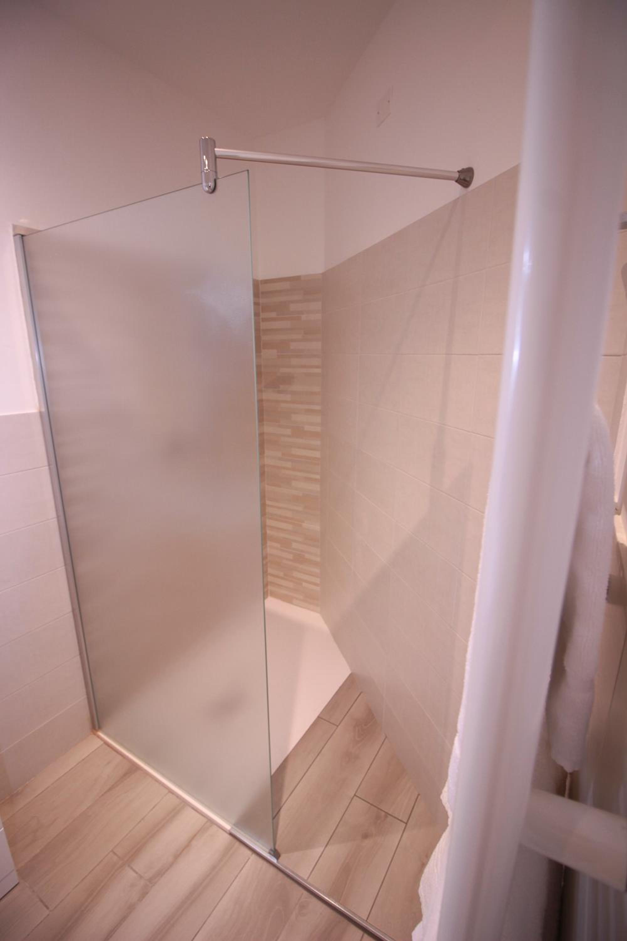 Deluxe Triple Room - Photo 13