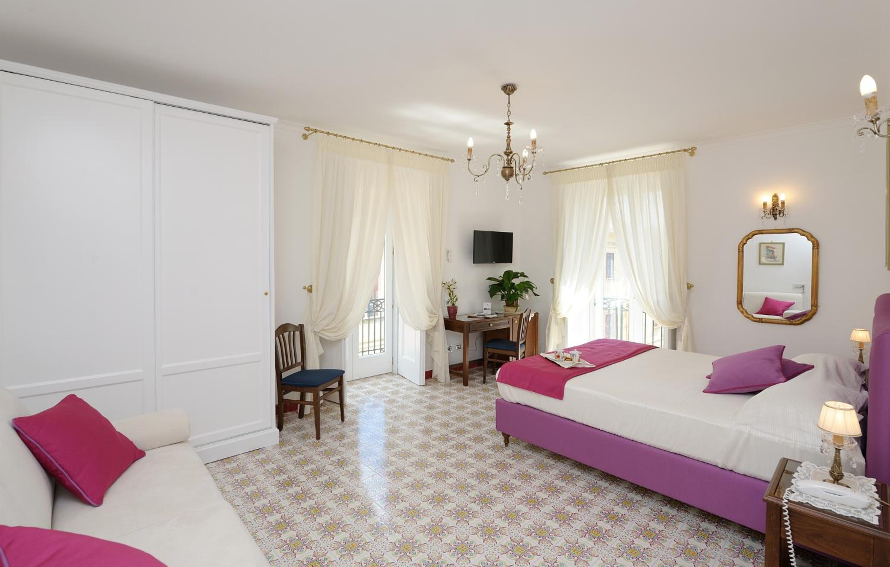 Junior Suite with Balcony - Photo 61