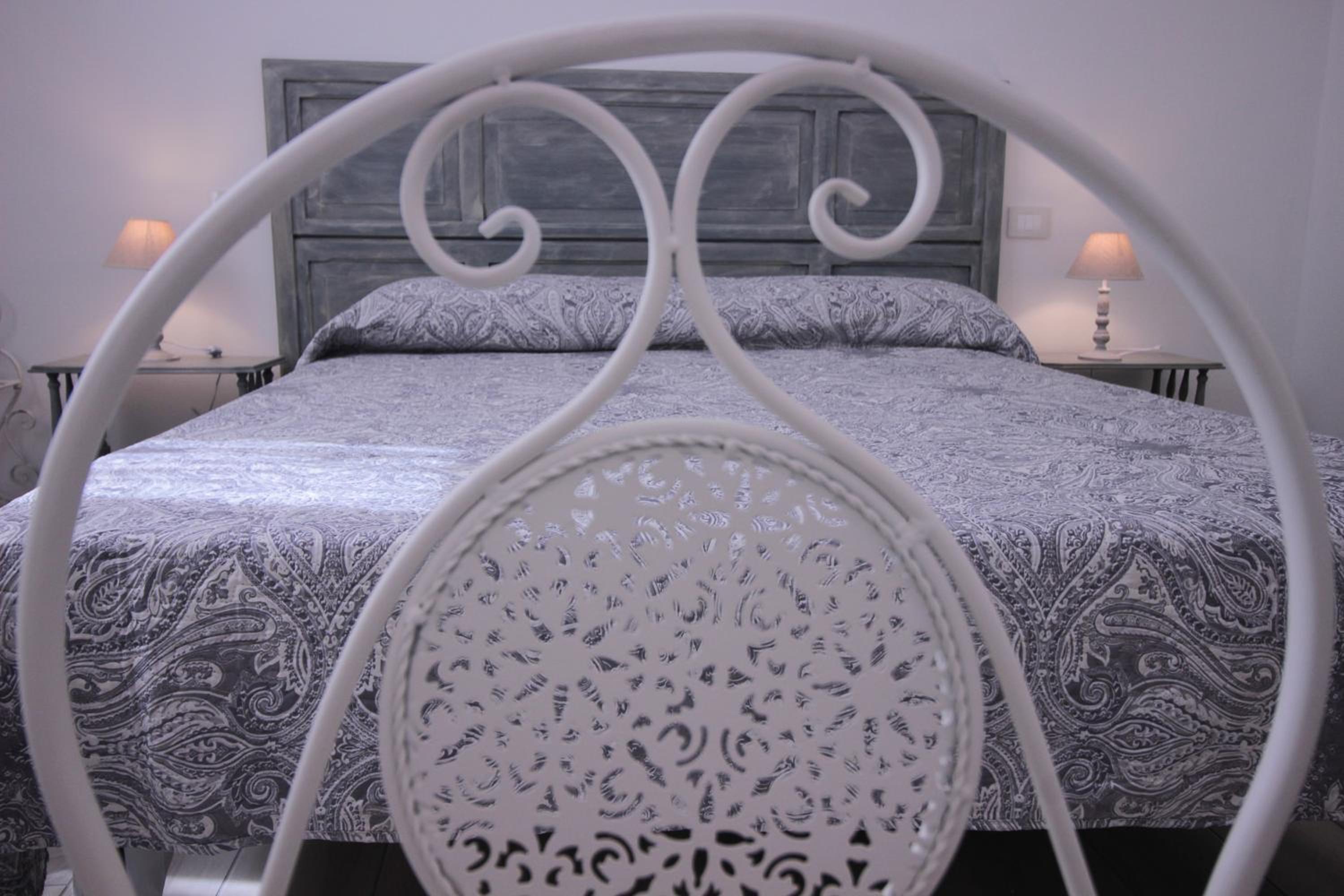 Double Room with Private Bathroom - Photo 26